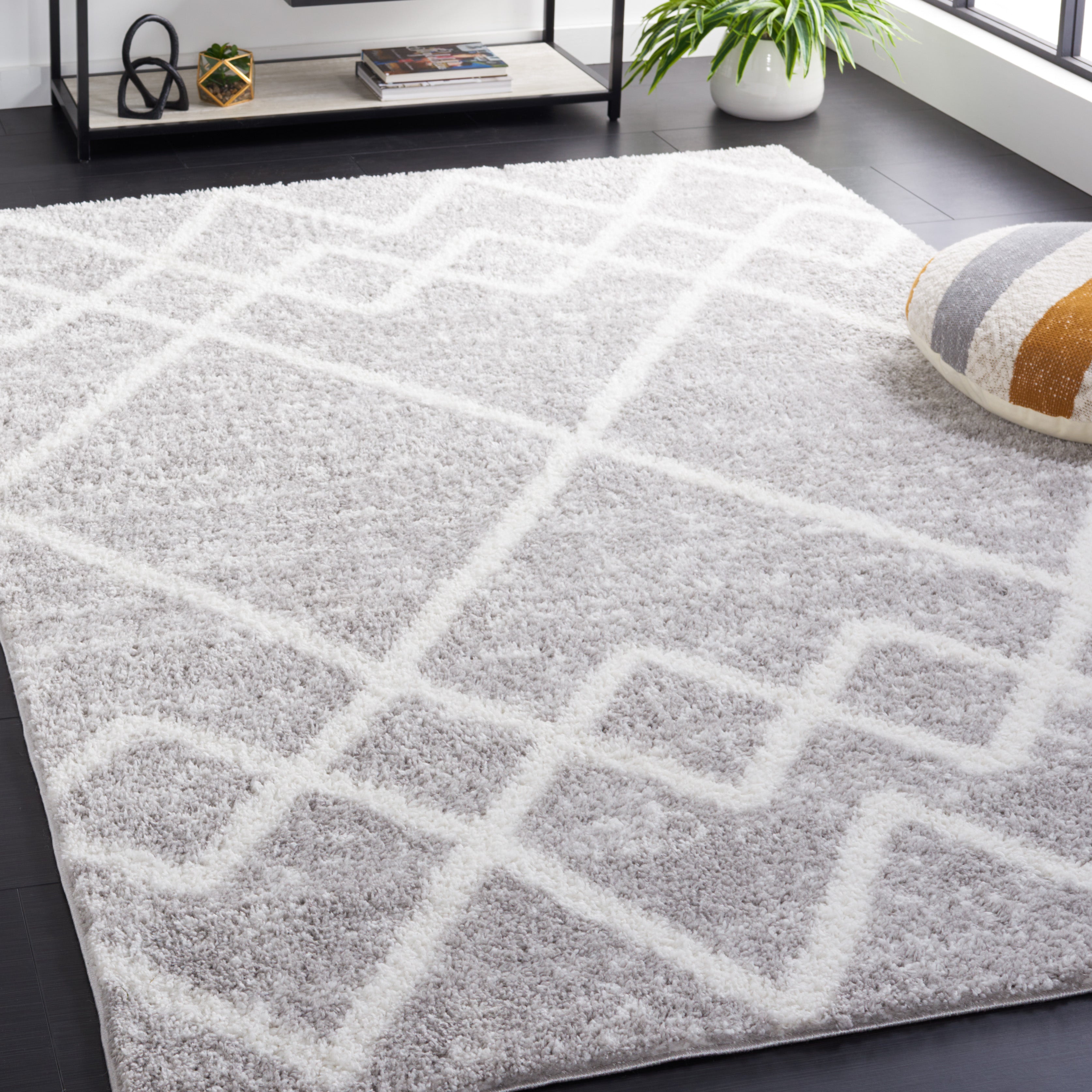 BERBER SHAG 574 – IVORY / GREY