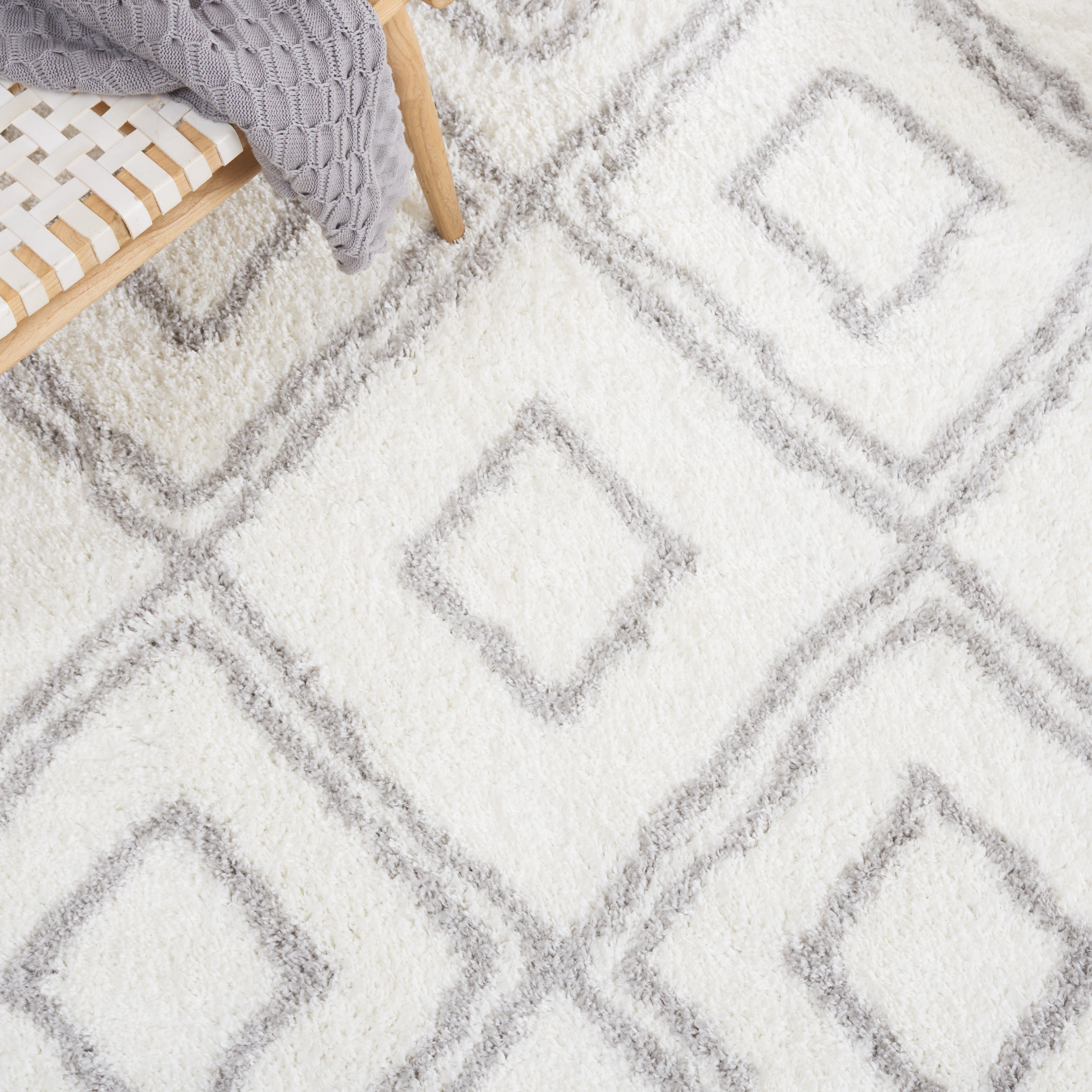 BERBER SHAG 589 – IVORY / GREY