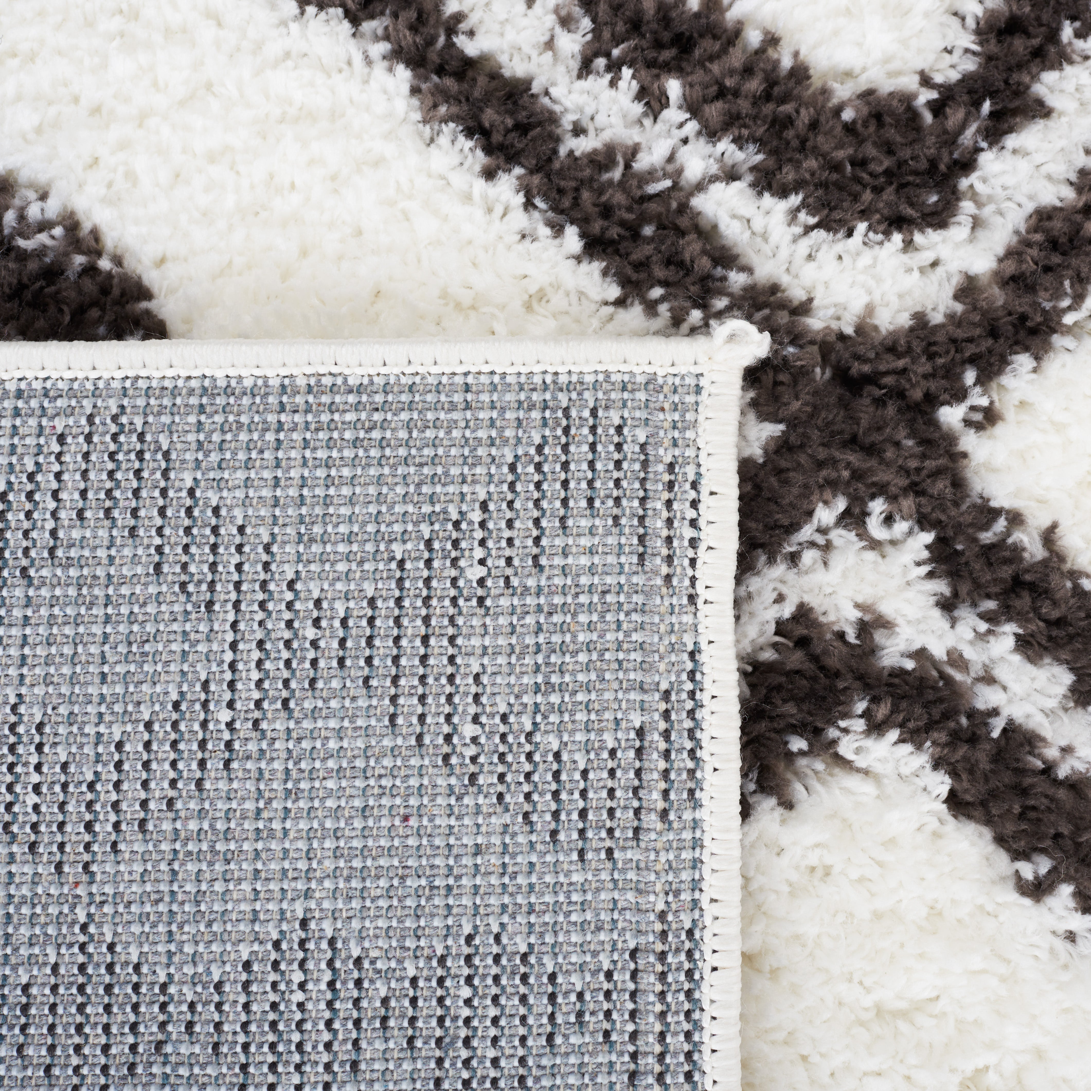 BERBER SHAG 589 – IVORY / DARK GREY
