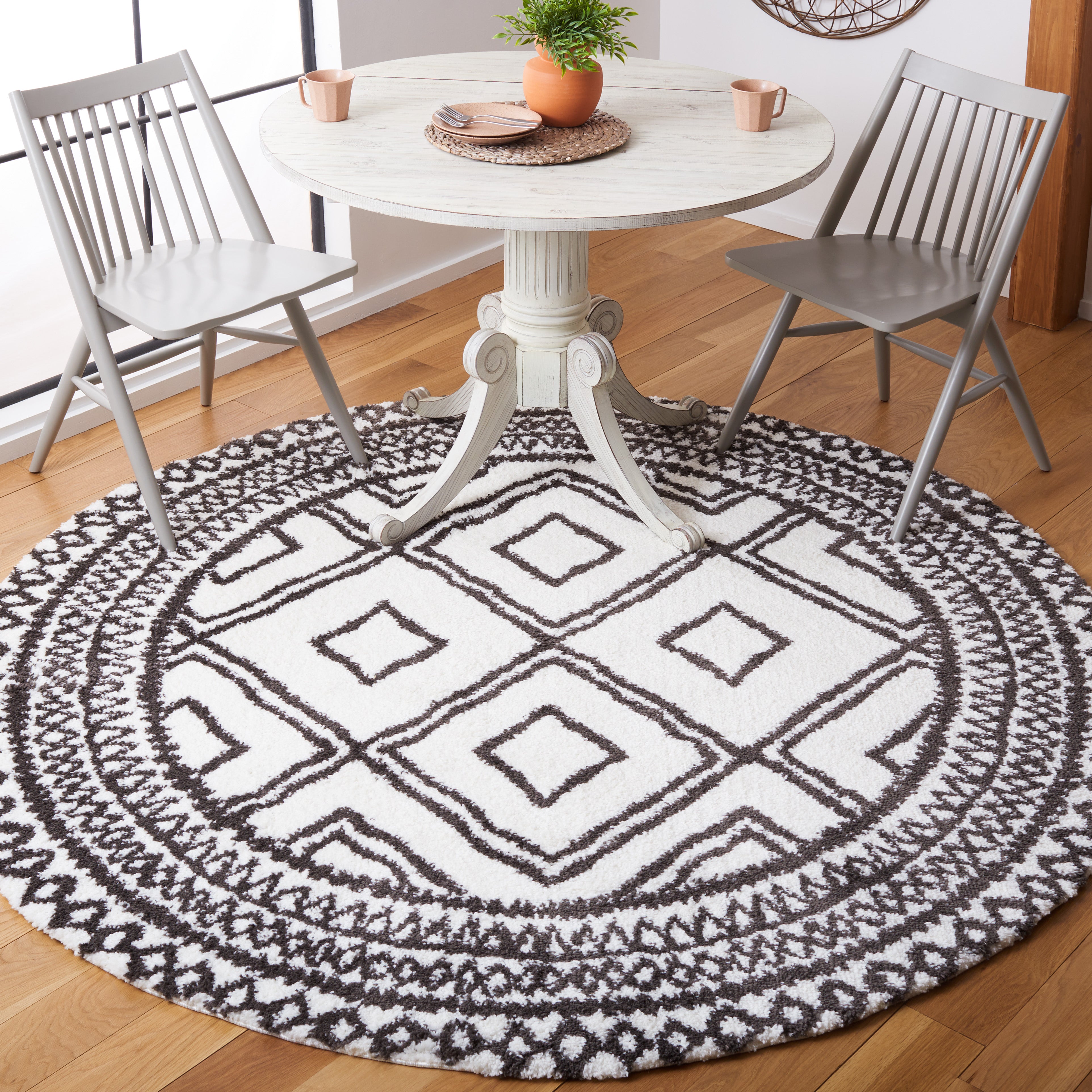 BERBER SHAG 589 – IVORY / DARK GREY