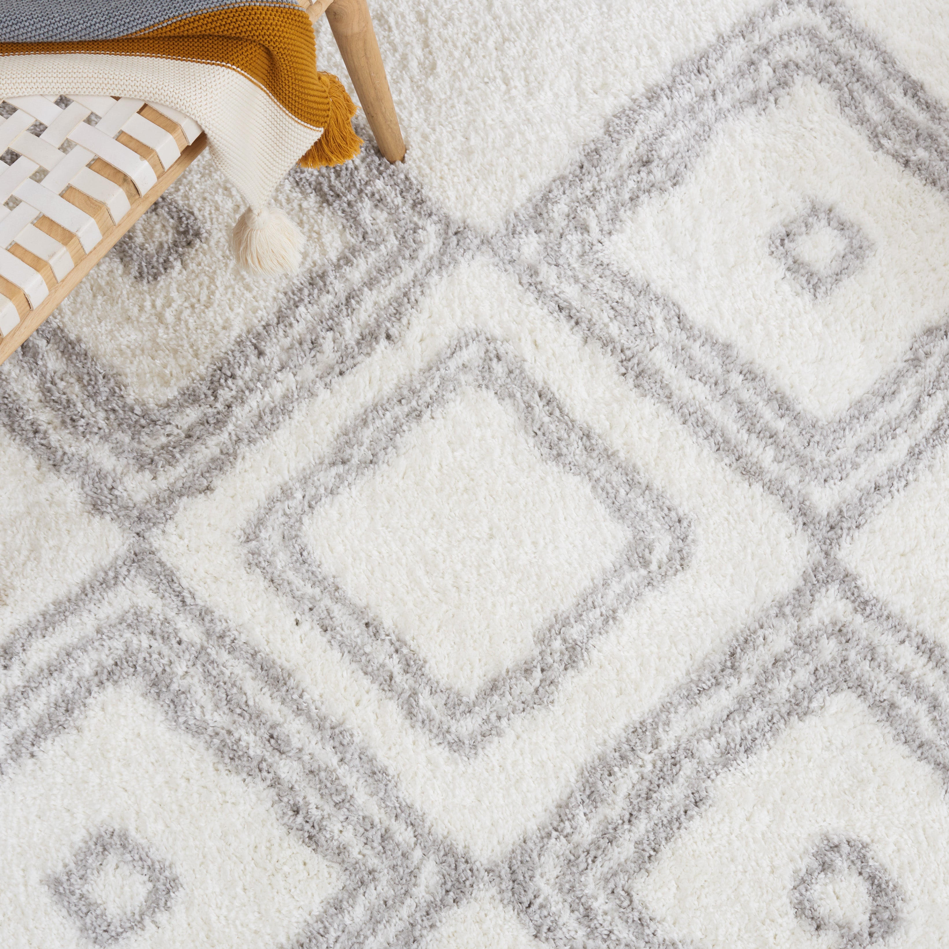 BERBER SHAG 591 – IVORY / GREY