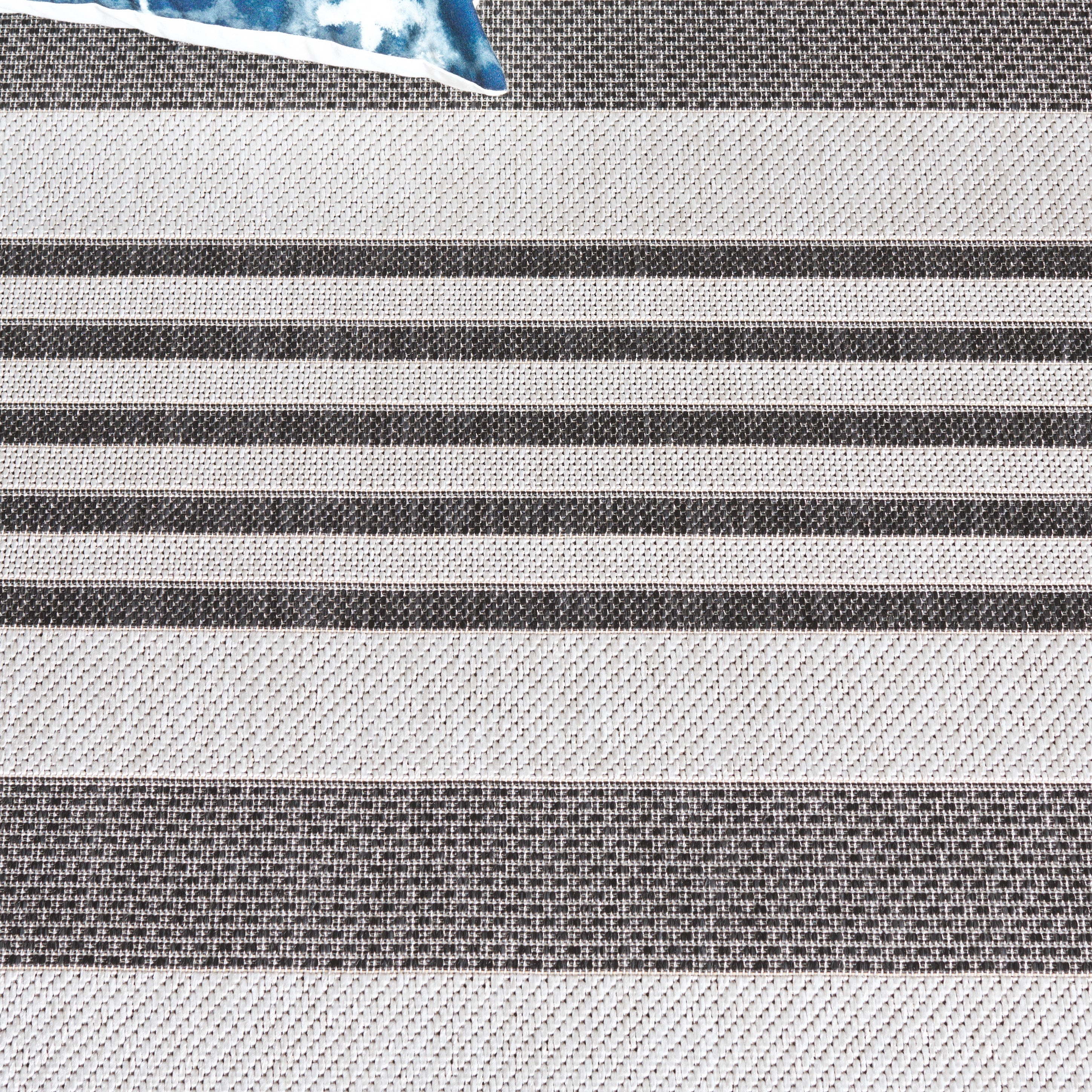 BEACH HOUSE 222 – LIGHT GREY / CHARCOAL
