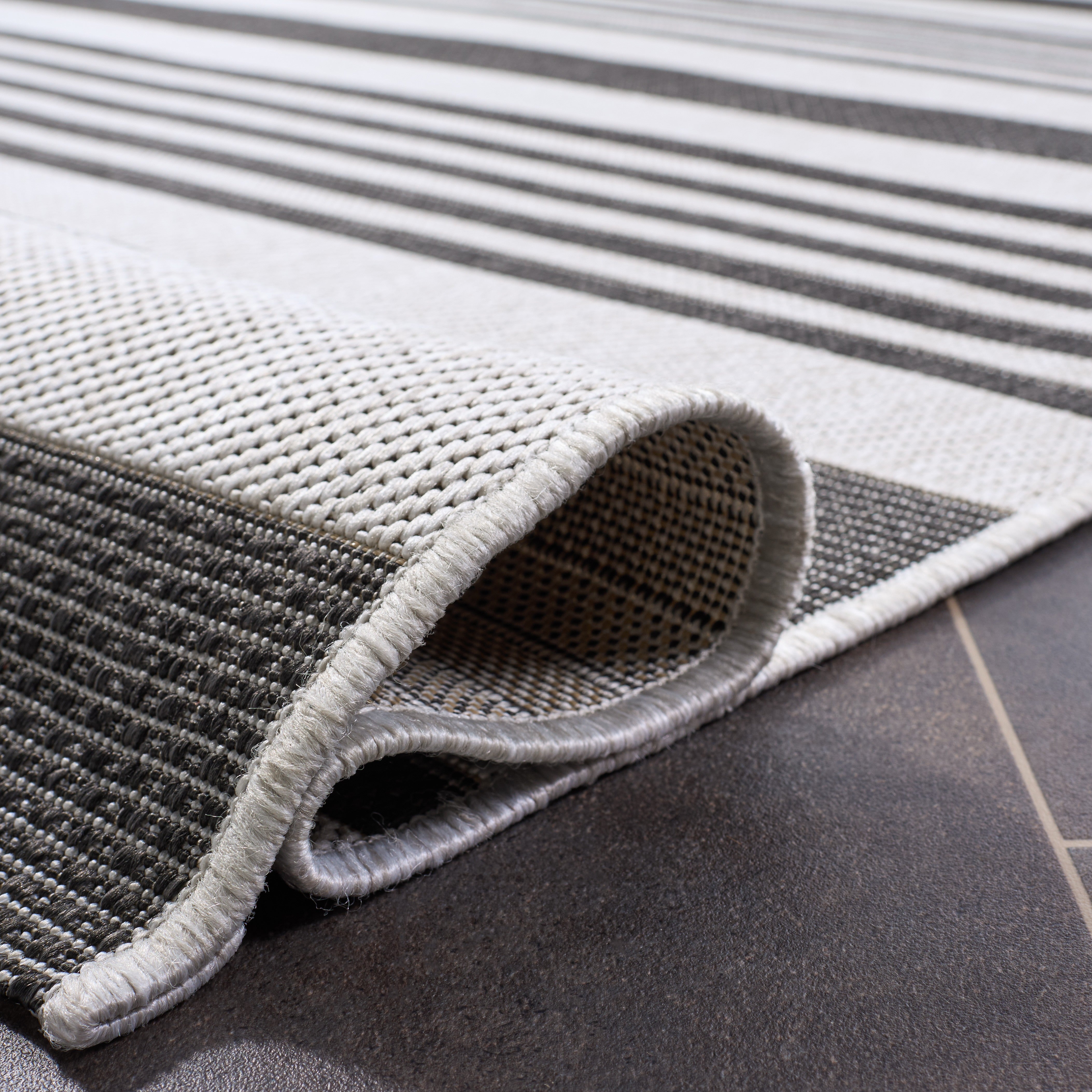 BEACH HOUSE 222 – LIGHT GREY / CHARCOAL
