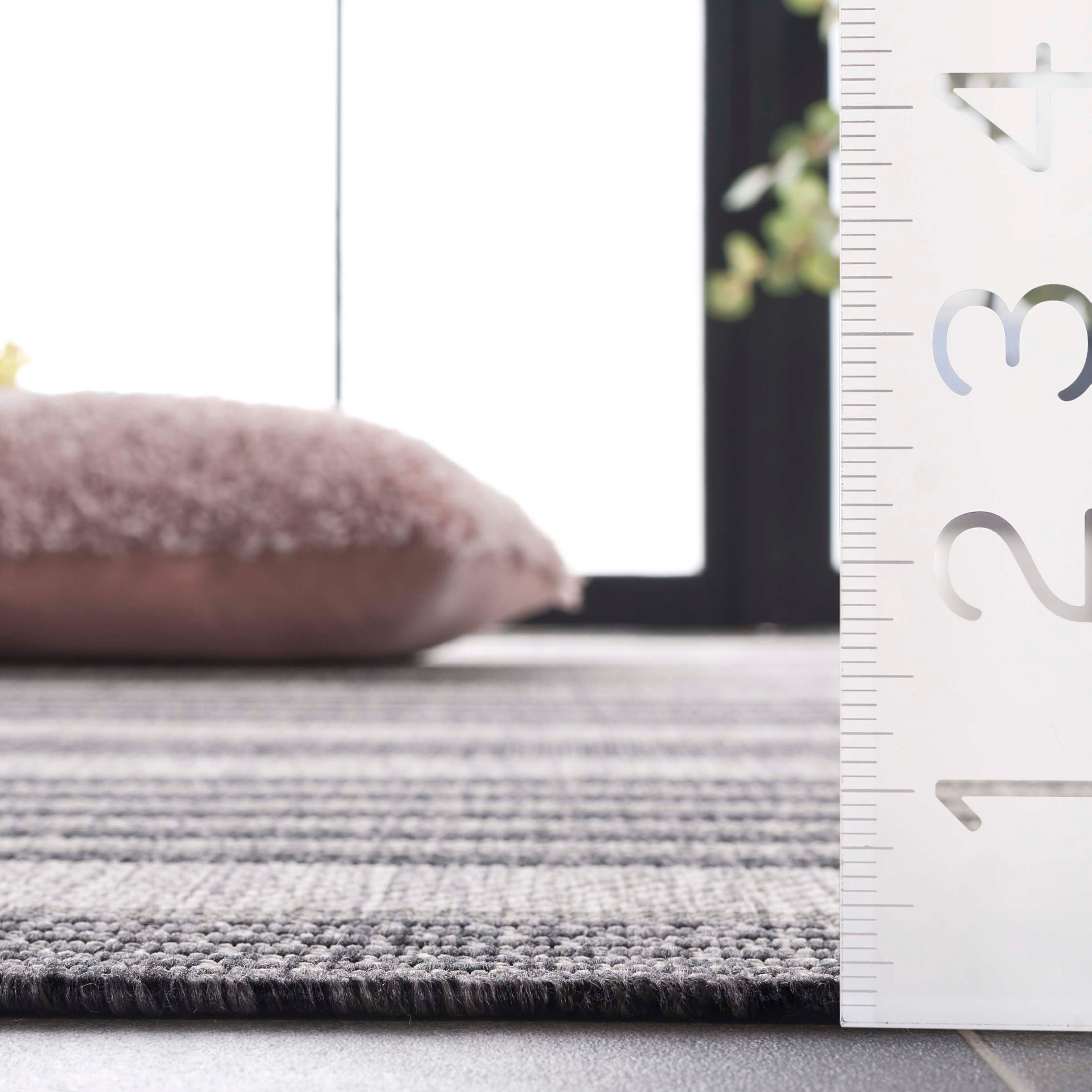 BEACH HOUSE 278 – GREY / CHARCOAL