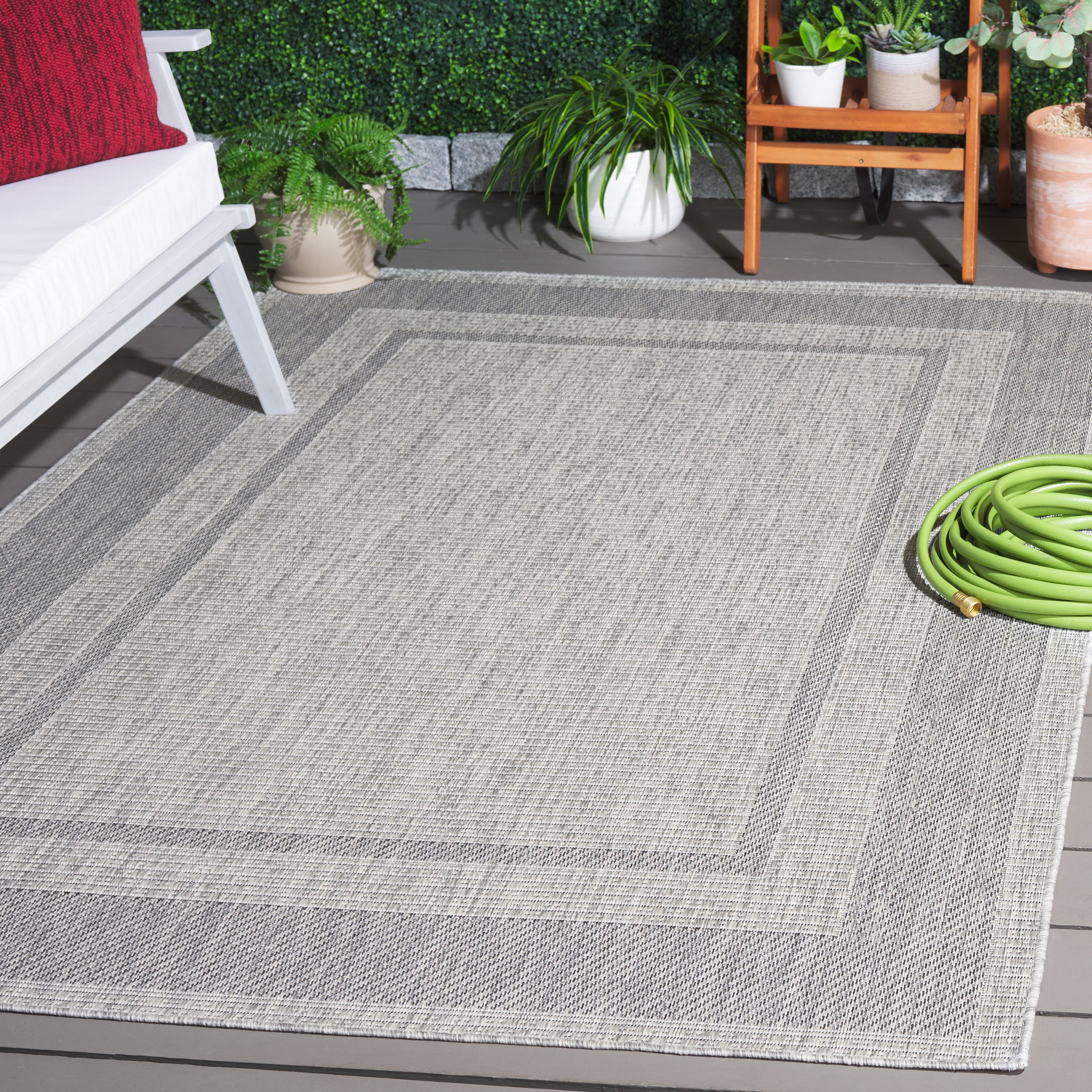 BEACH HOUSE 290 – GREY / CHARCOAL