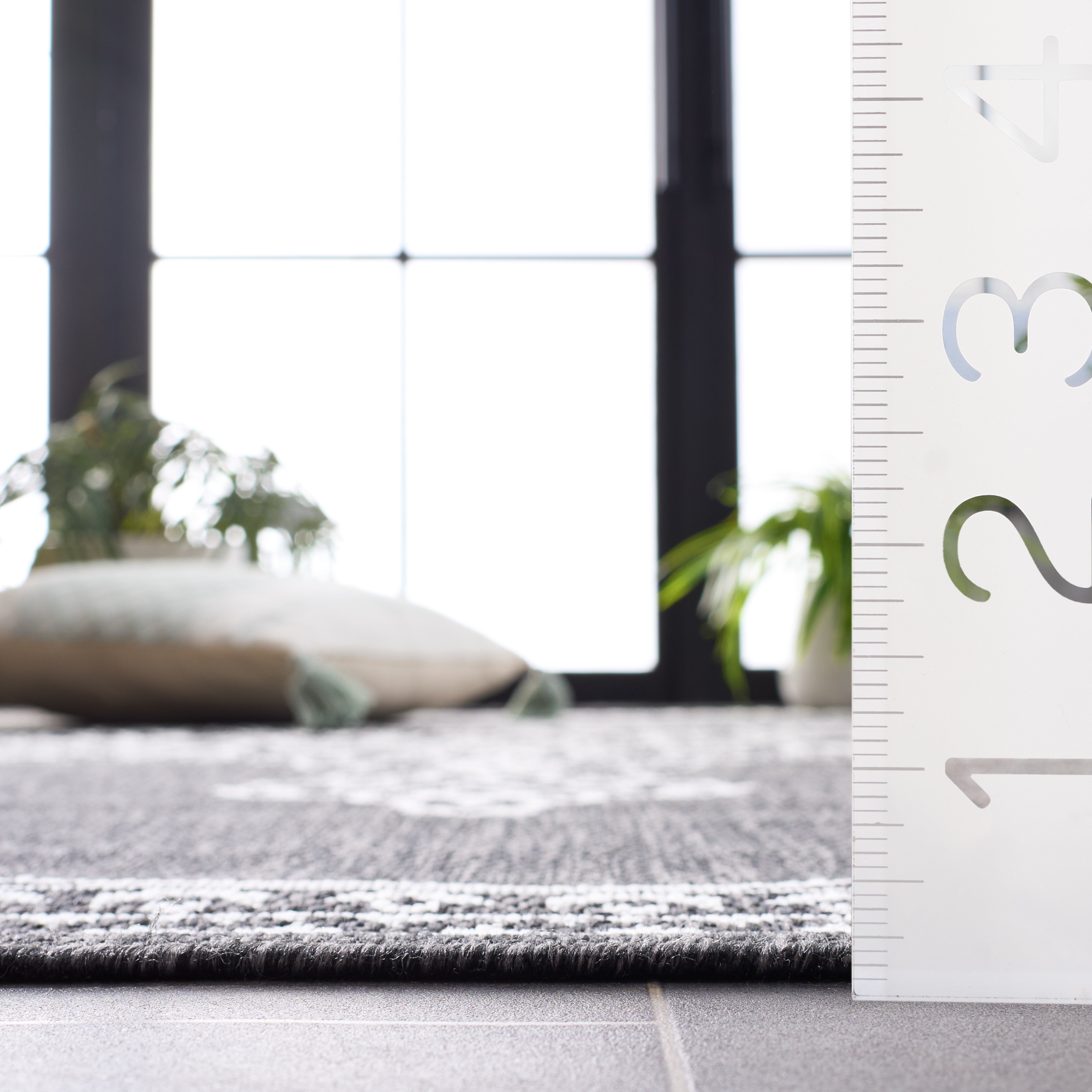BEACH HOUSE 292 – CHARCOAL / IVORY