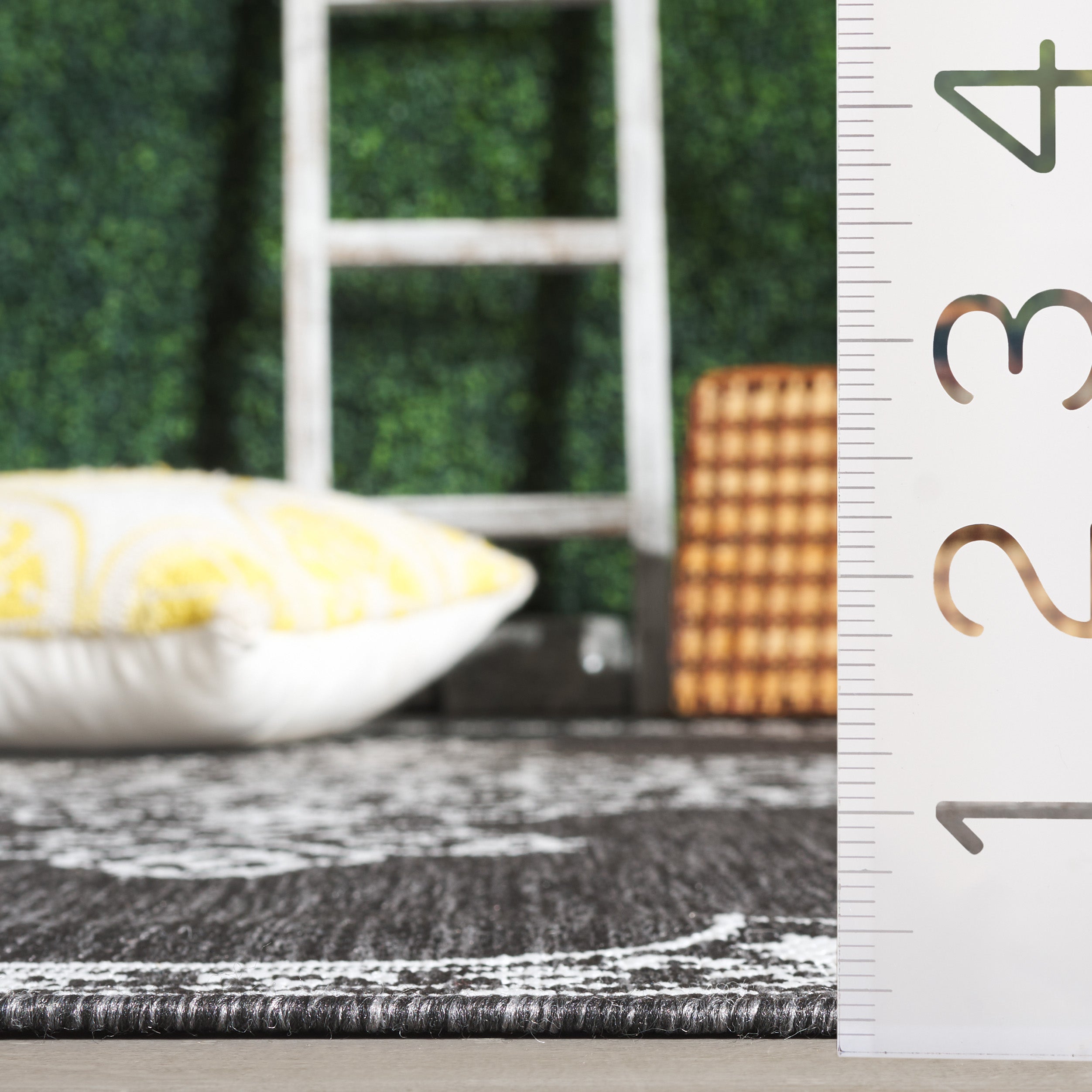 BEACH HOUSE 292 – CHARCOAL / IVORY