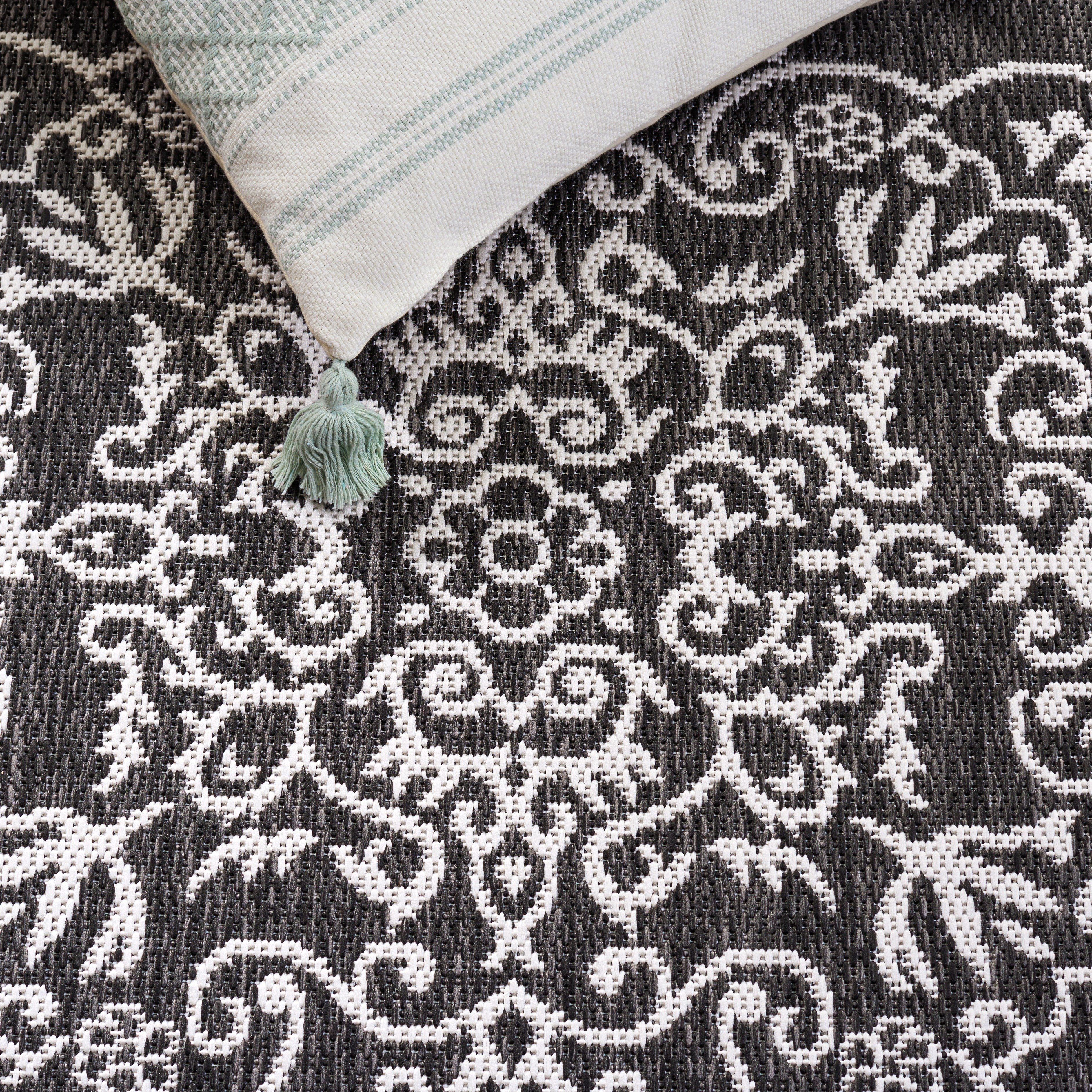 BEACH HOUSE 292 – CHARCOAL / IVORY