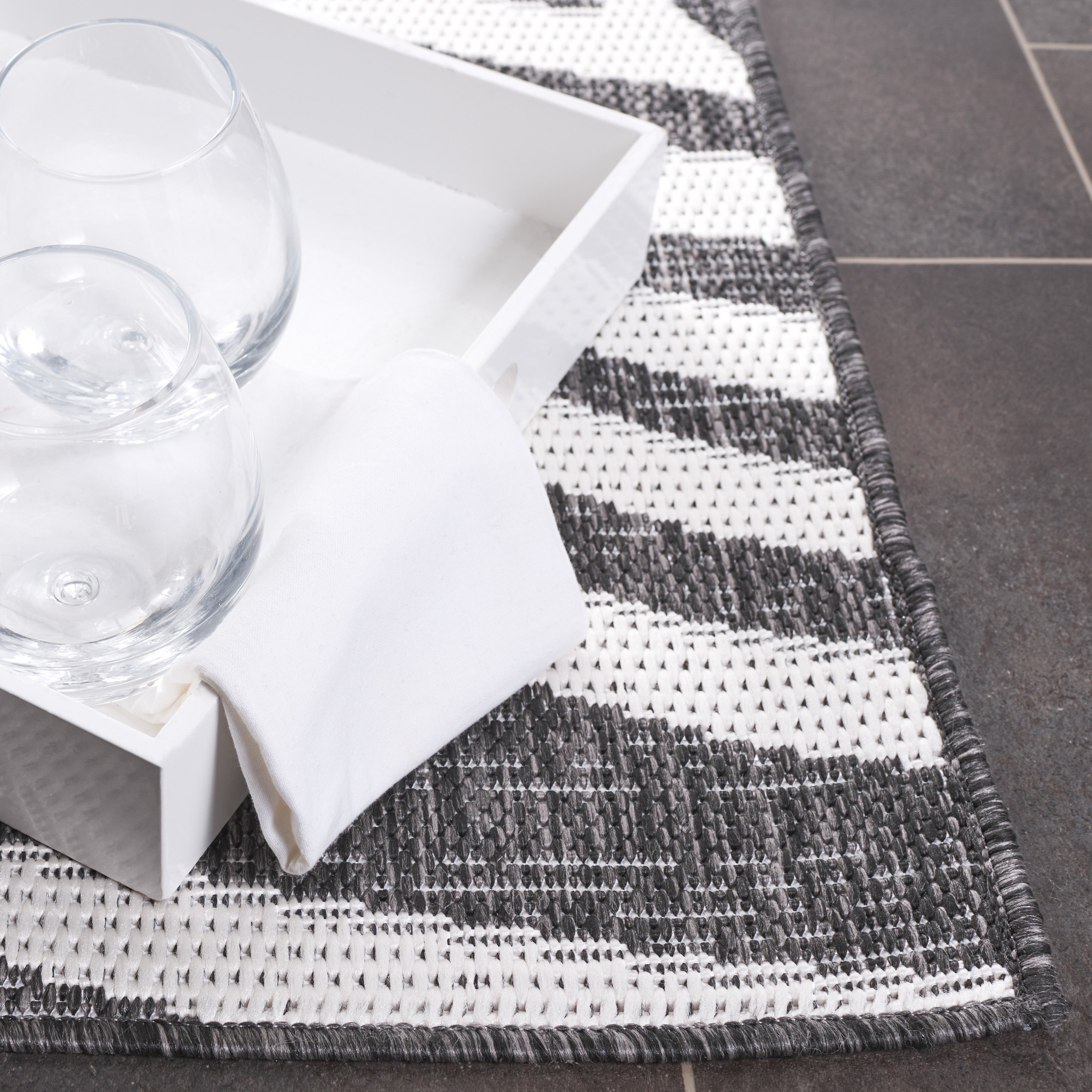 BEACH HOUSE 294 – CHARCOAL / IVORY