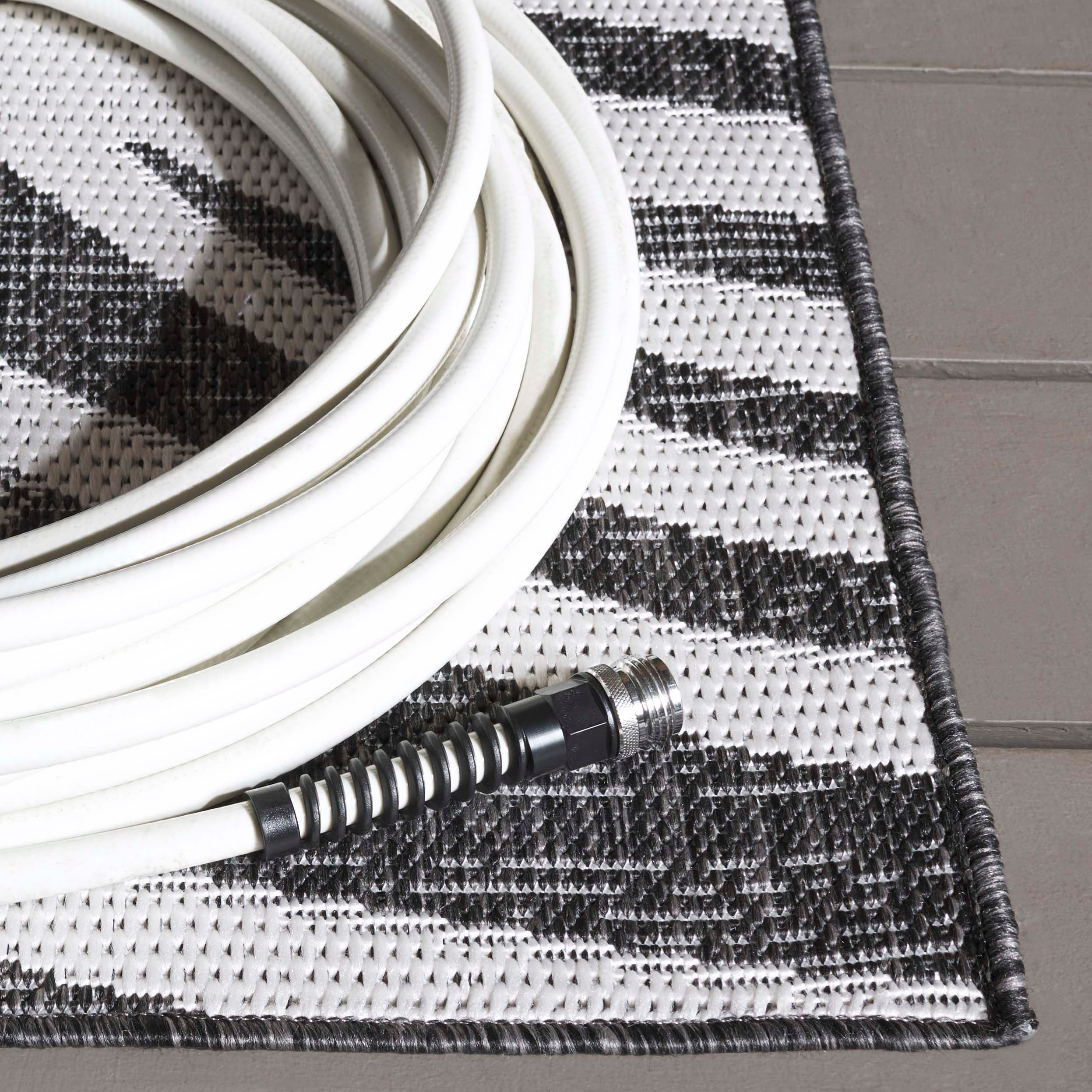 BEACH HOUSE 294 – CHARCOAL / IVORY