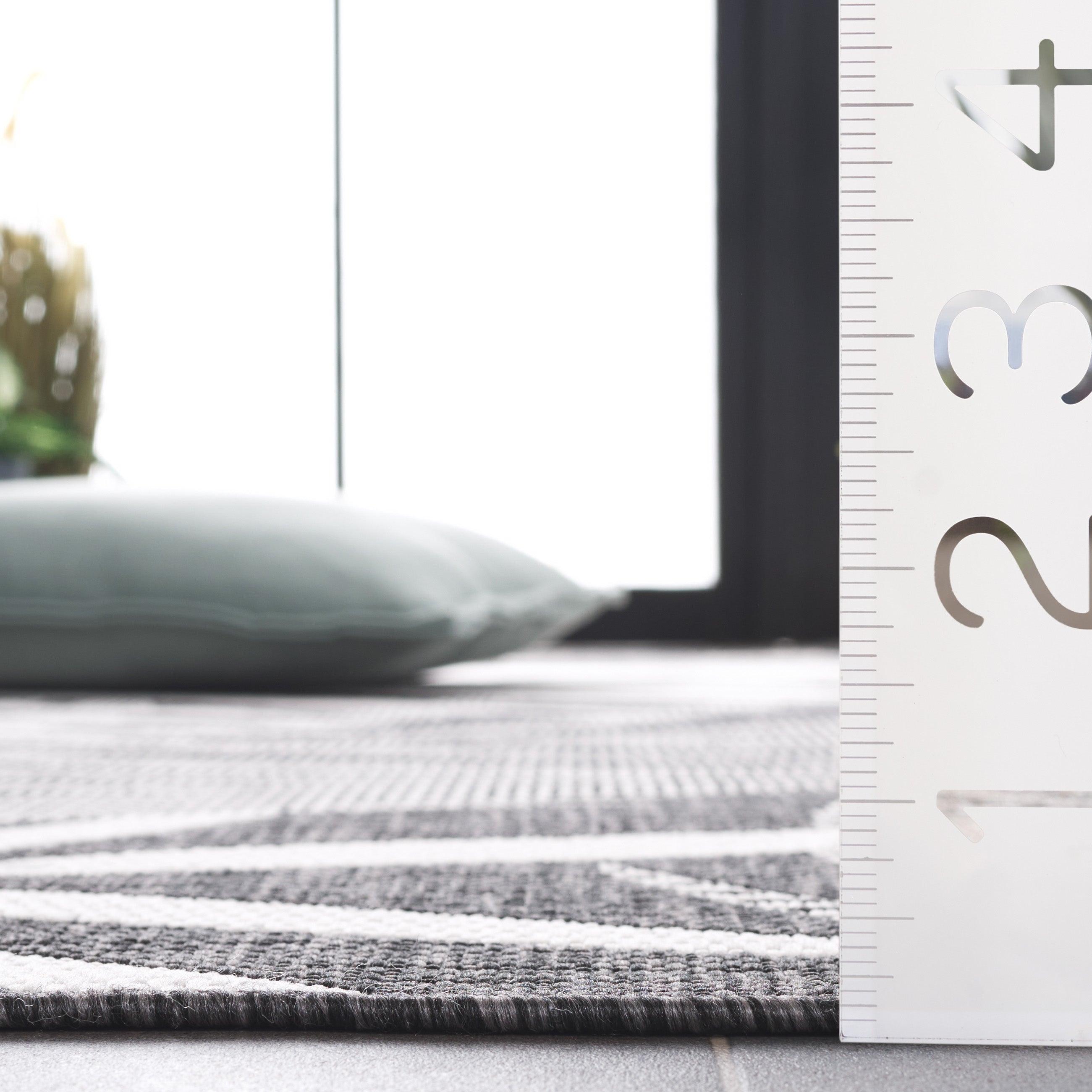 BEACH HOUSE 294 – CHARCOAL / IVORY