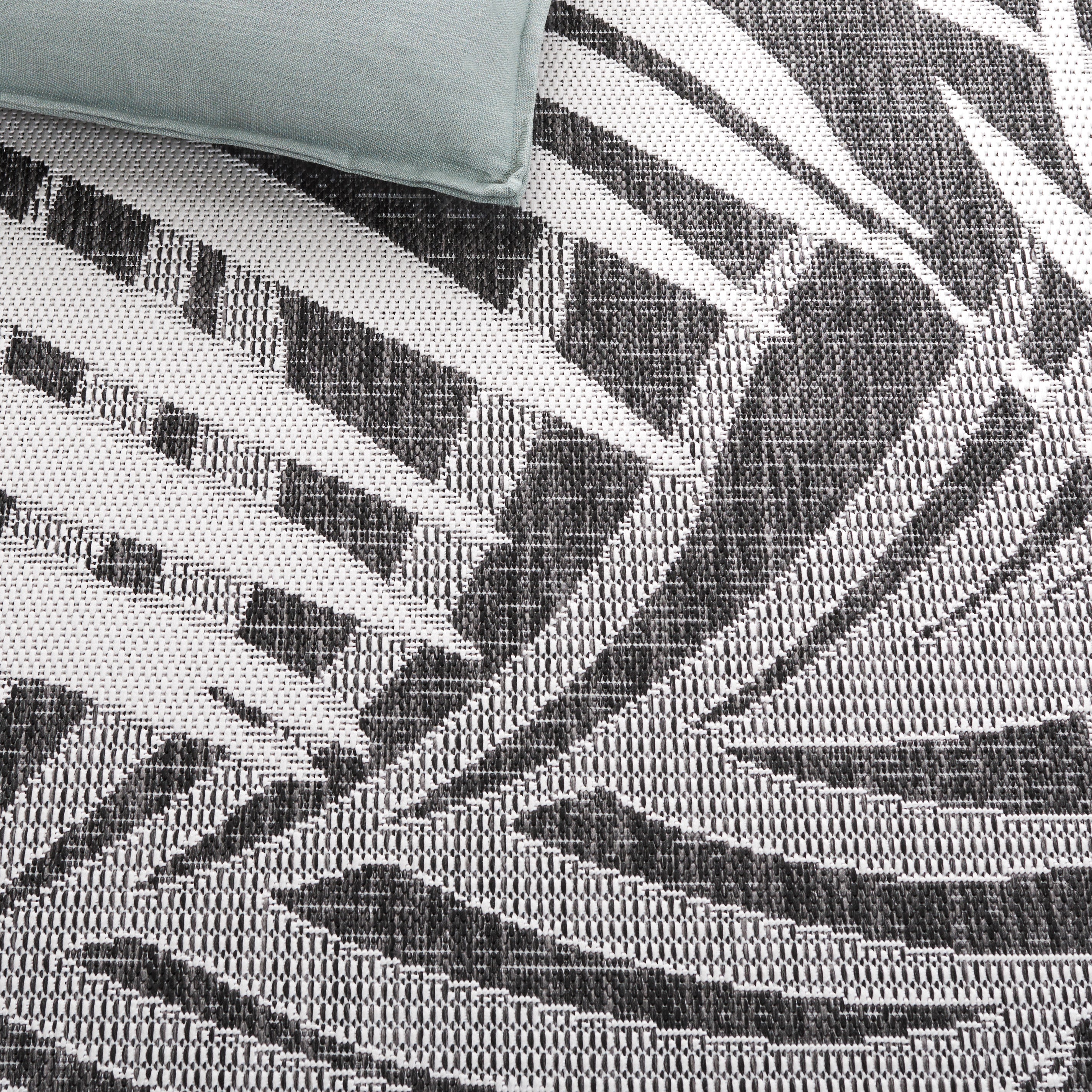 BEACH HOUSE 294 – CHARCOAL / IVORY