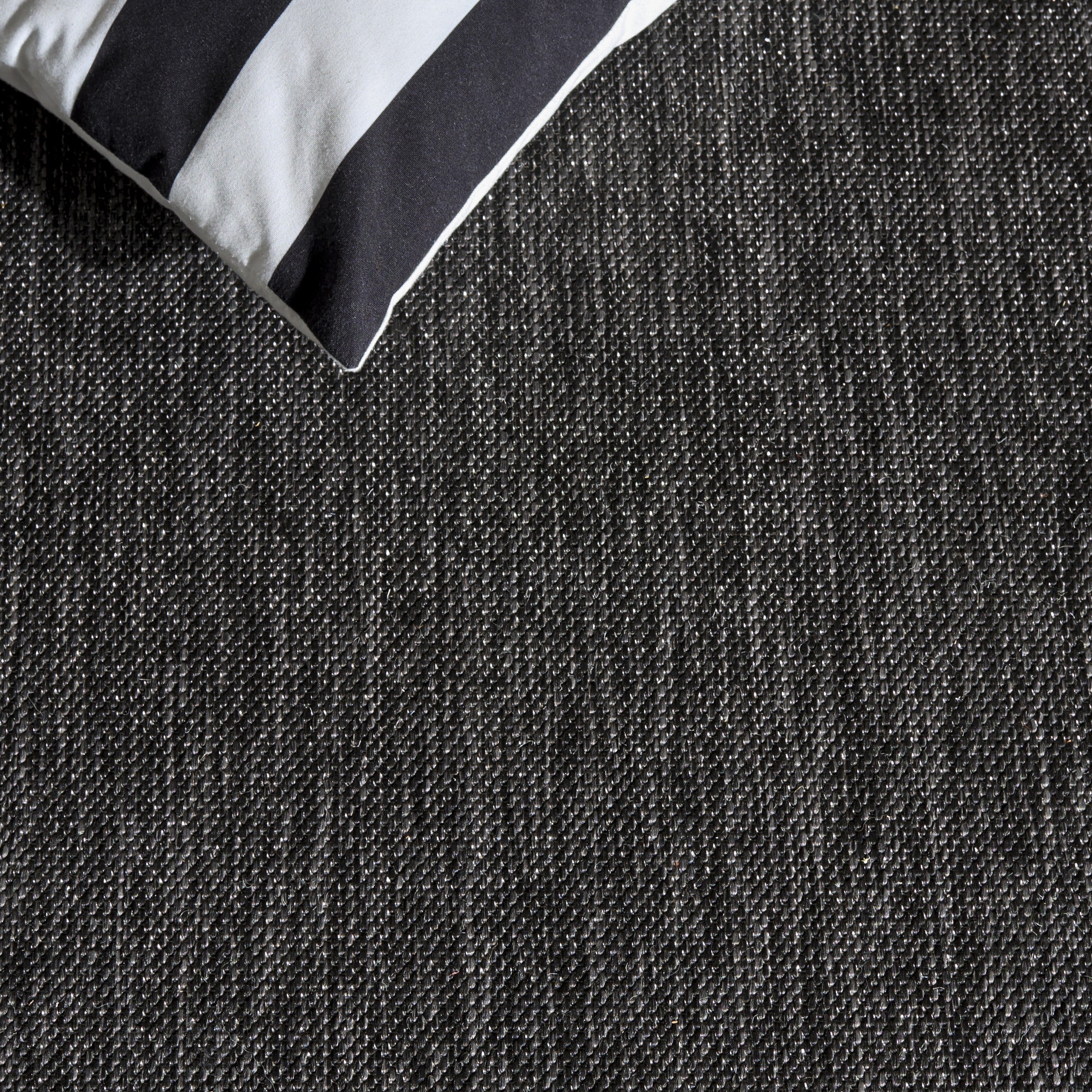 BEACH HOUSE 300 – BLACK / GREY