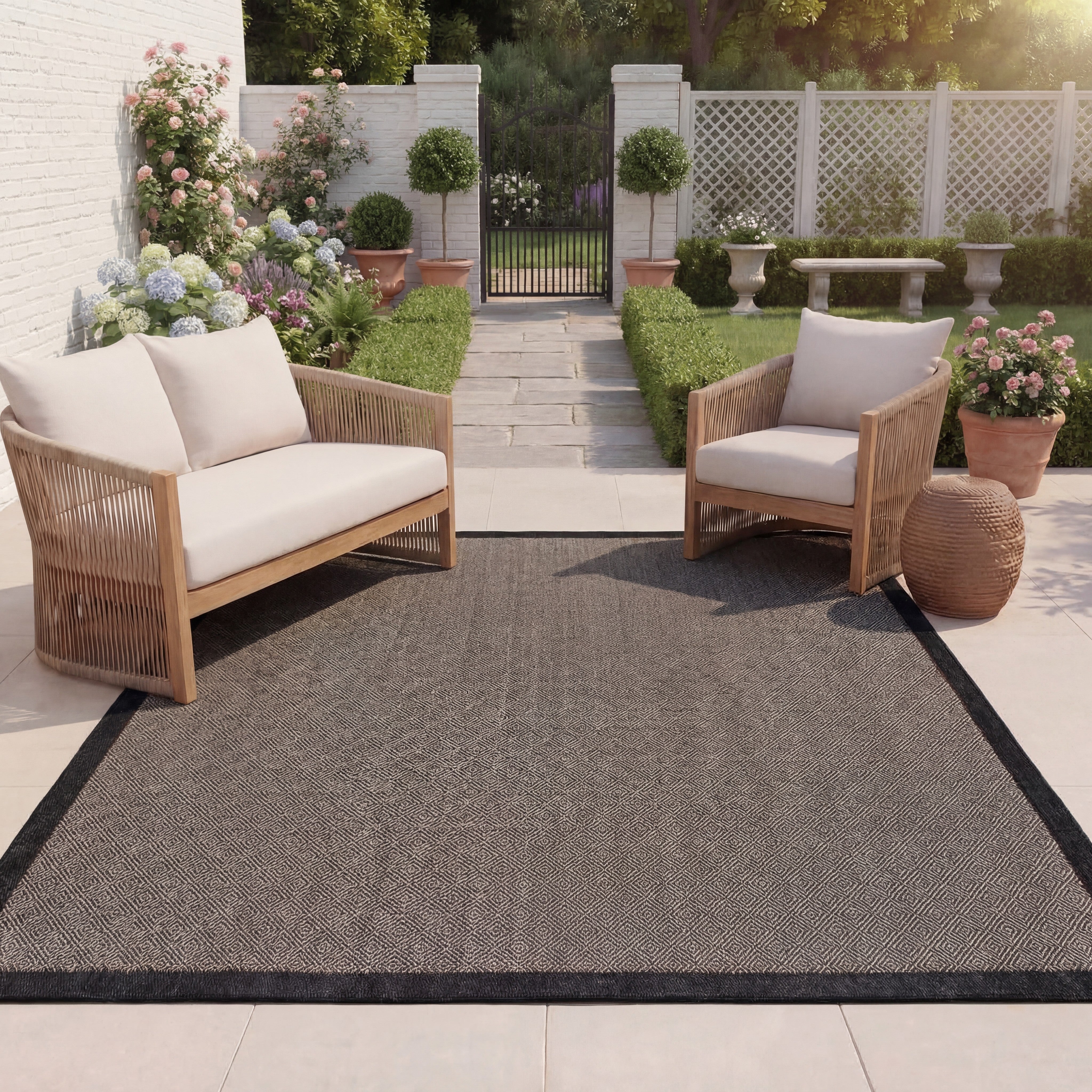BEACH HOUSE 406 – BLACK / IVORY