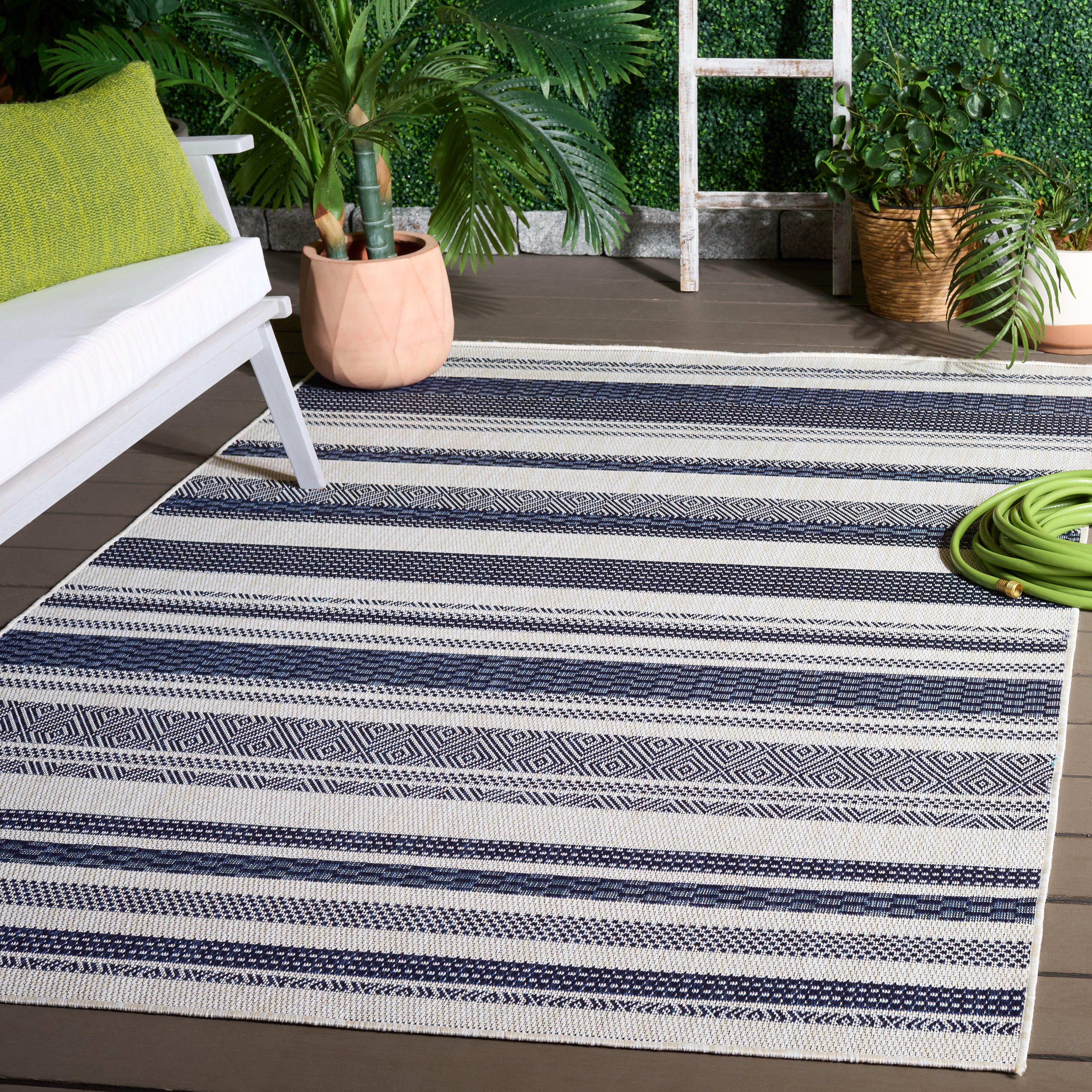 BEACH HOUSE 410 – NAVY / IVORY