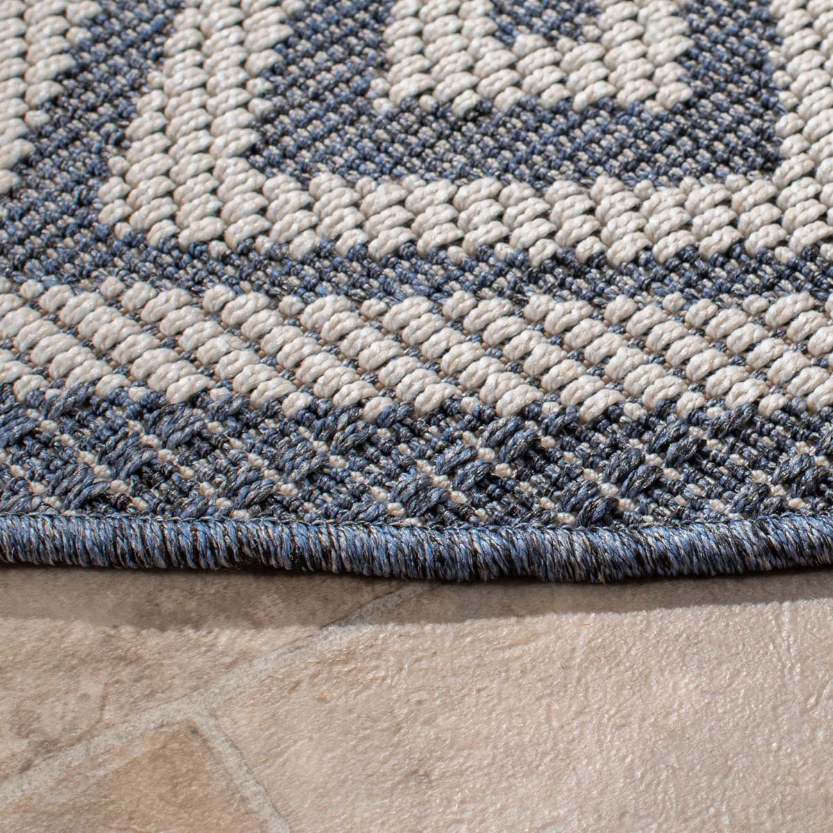 Safavieh Bermuda 820 Rug, BMU820 - Dark Blue / Ivory