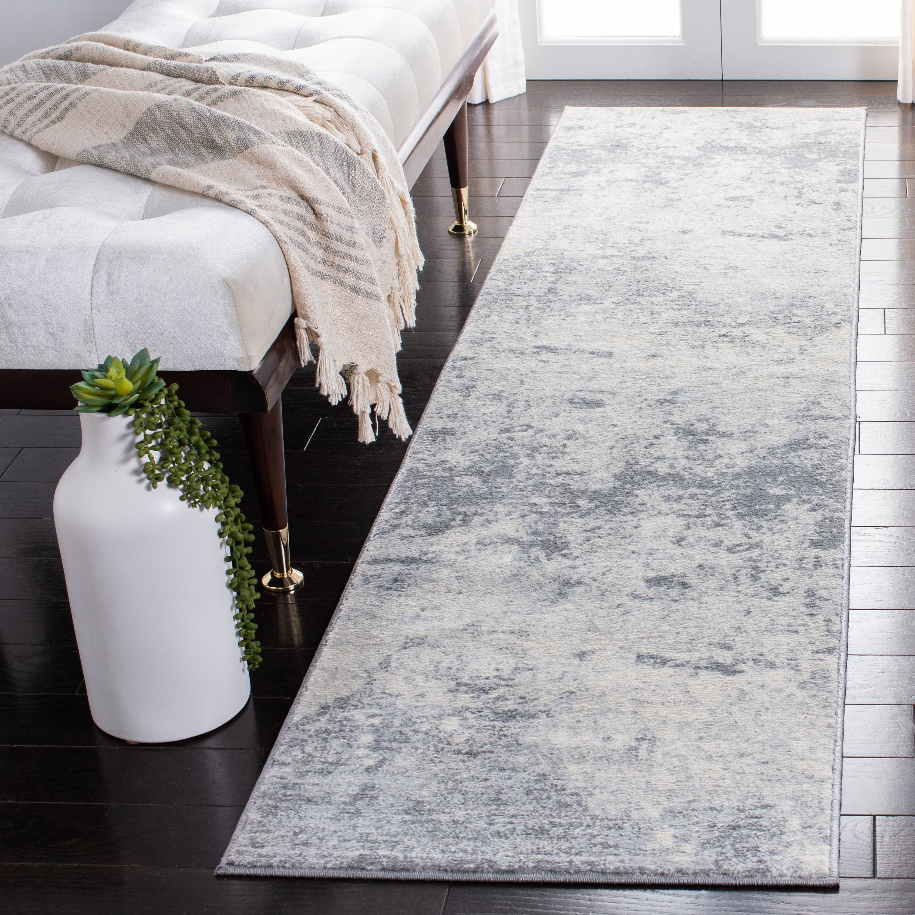 GREY / IVORY