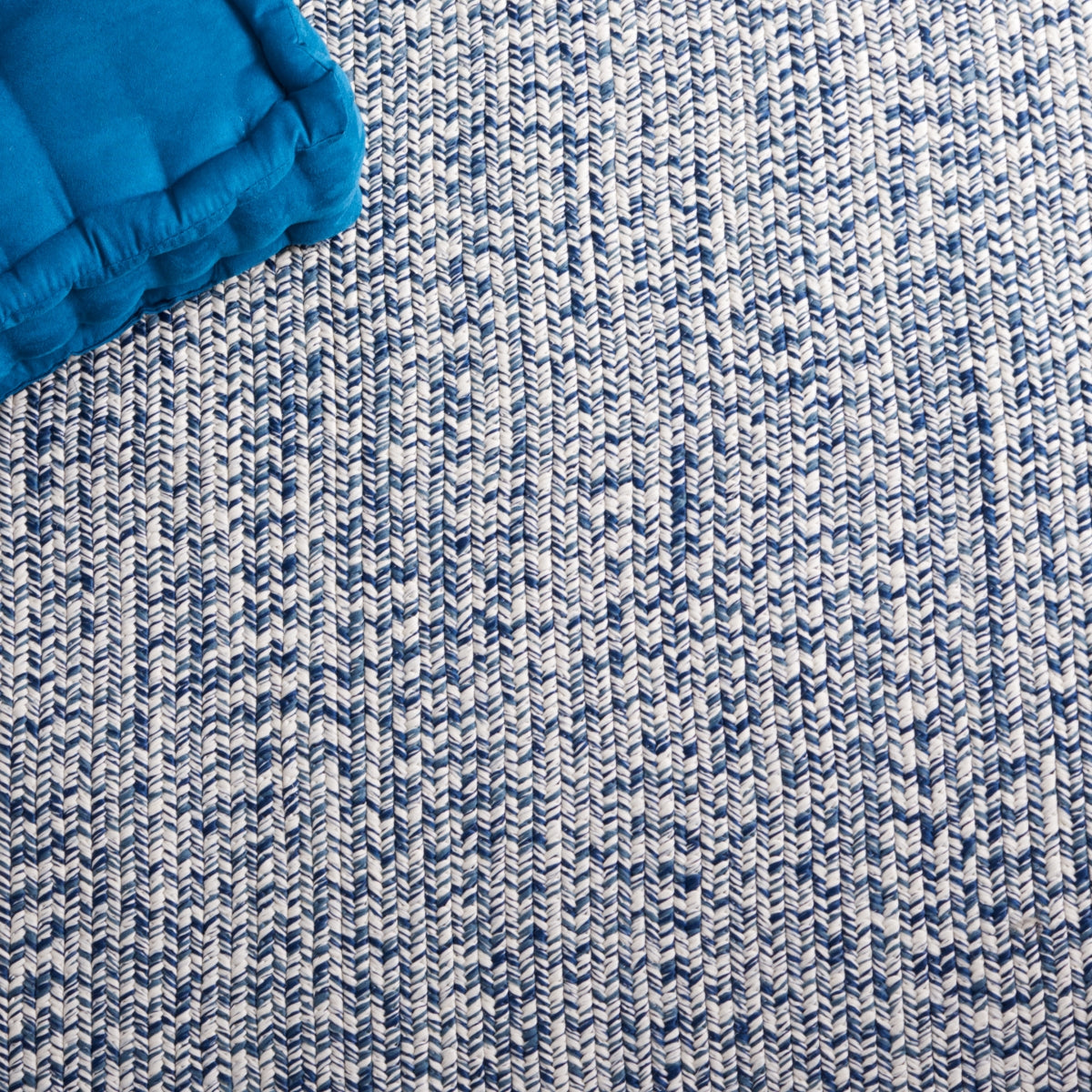 DARK BLUE / IVORY