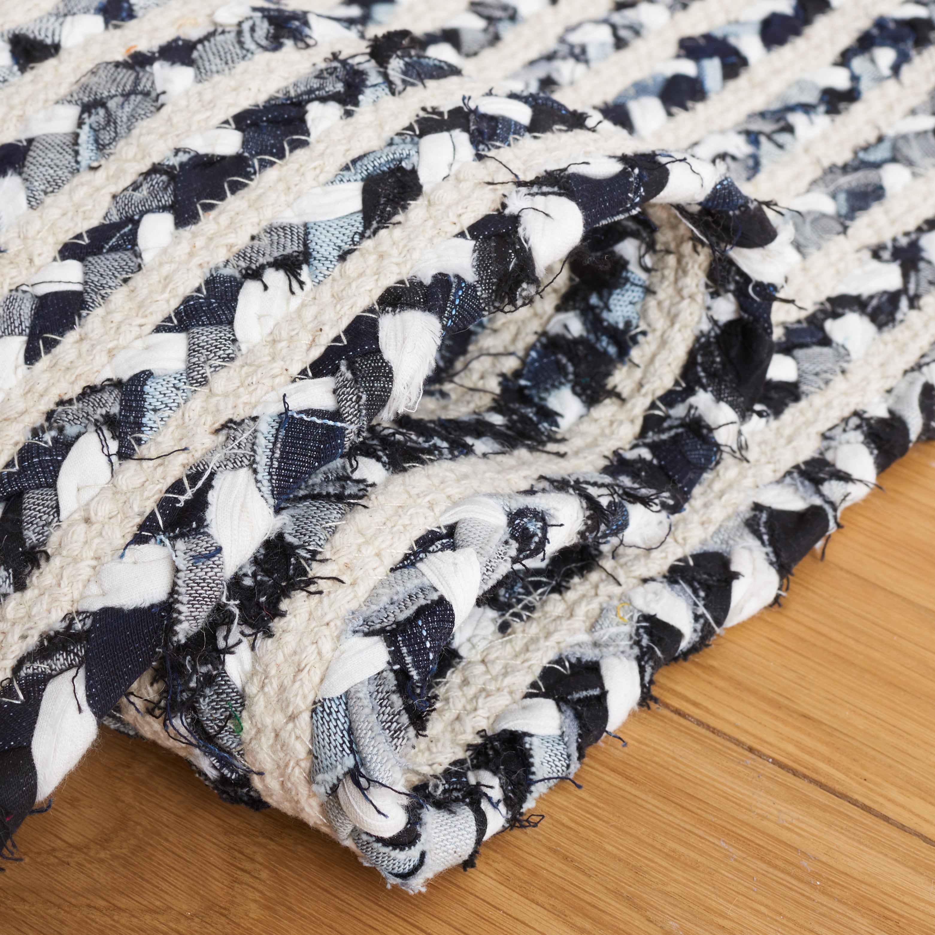 BRAIDED 260 – BLACK / NAVY