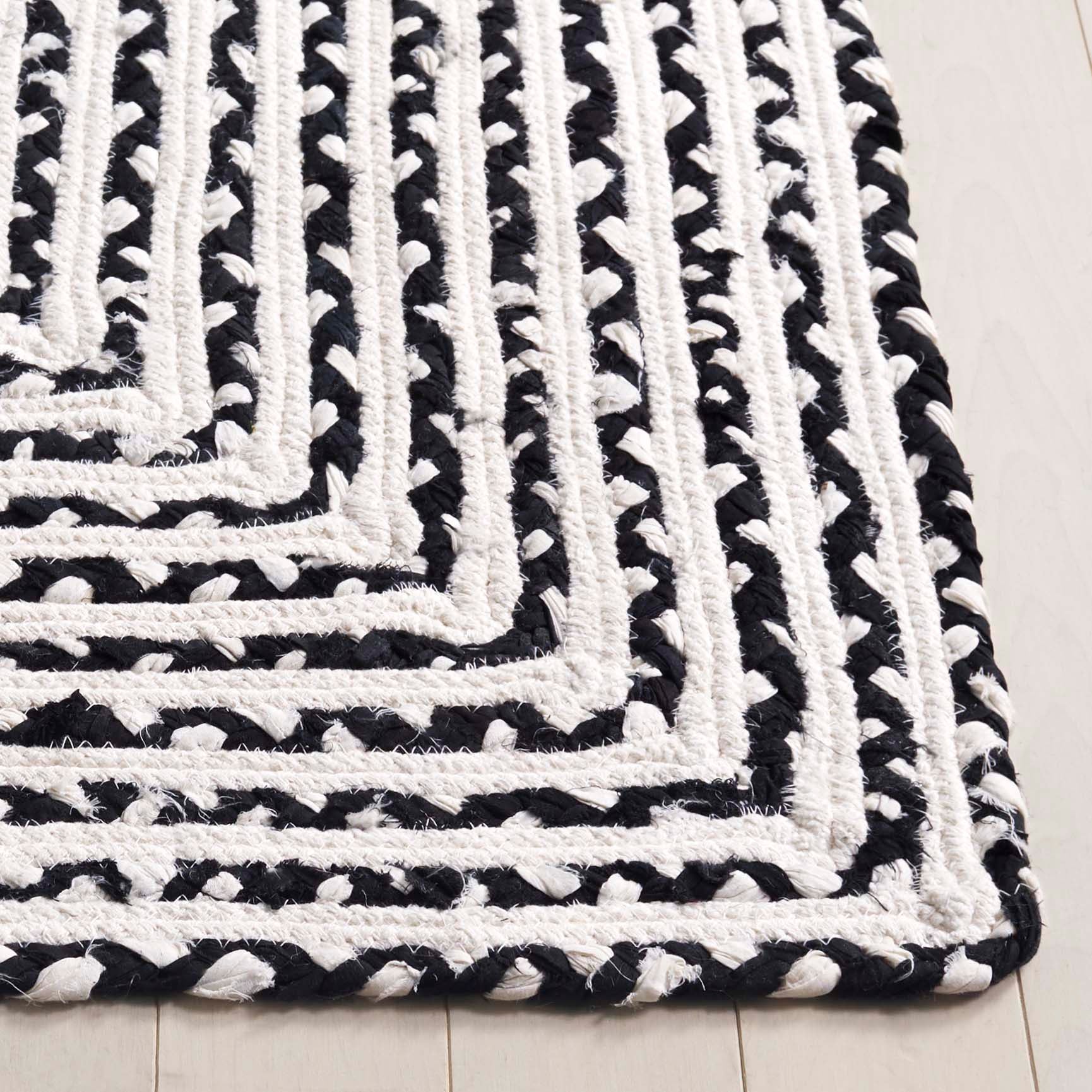 BRAIDED 260 – BLACK / IVORY