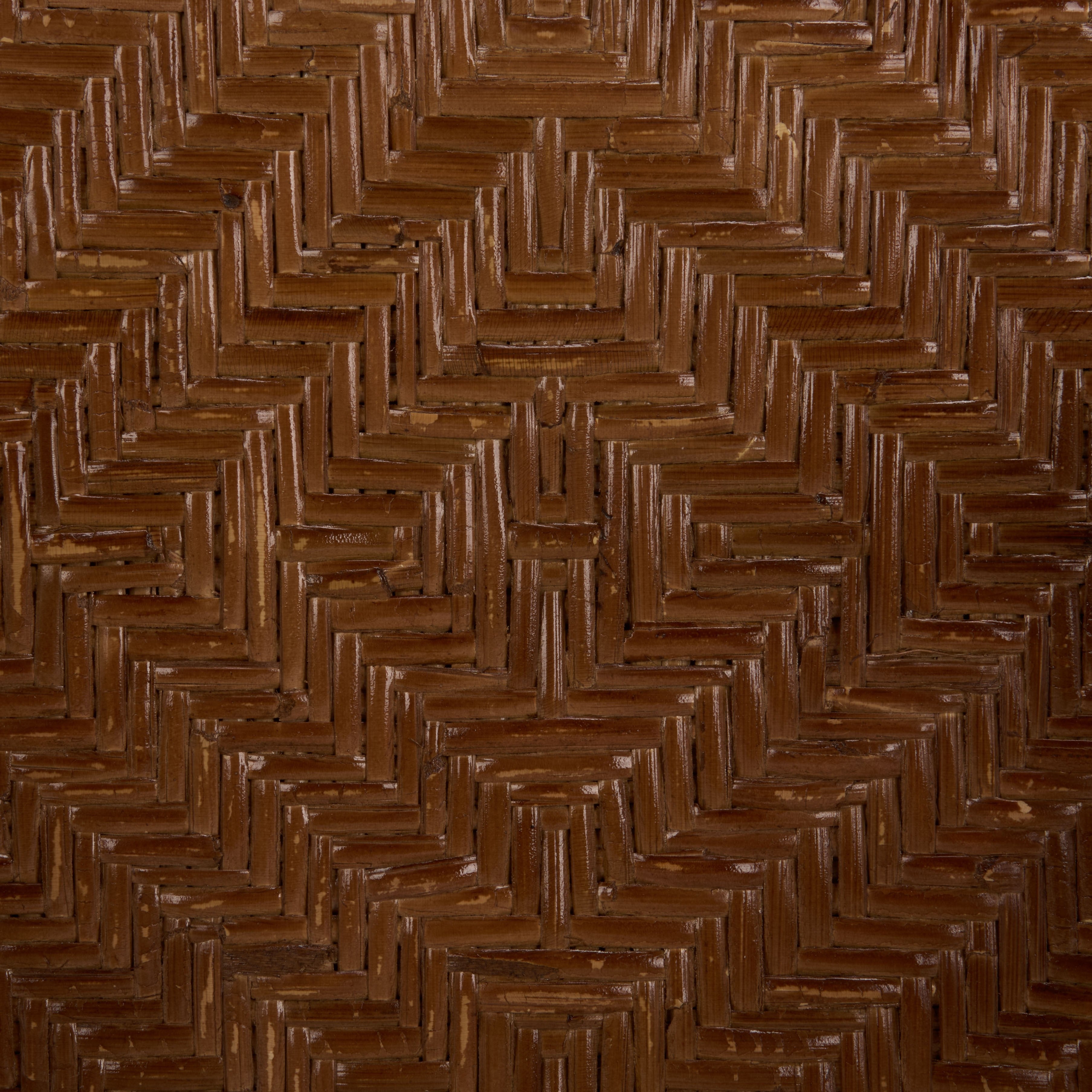 BROWN / WHITE