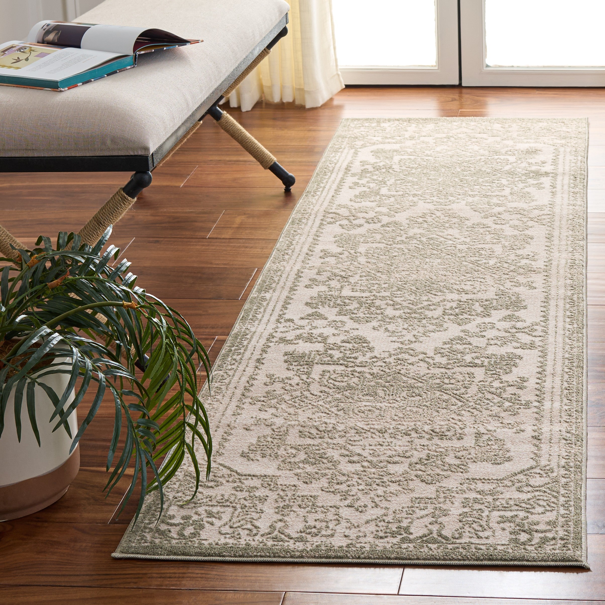CHAMBER 210 – IVORY / GREEN