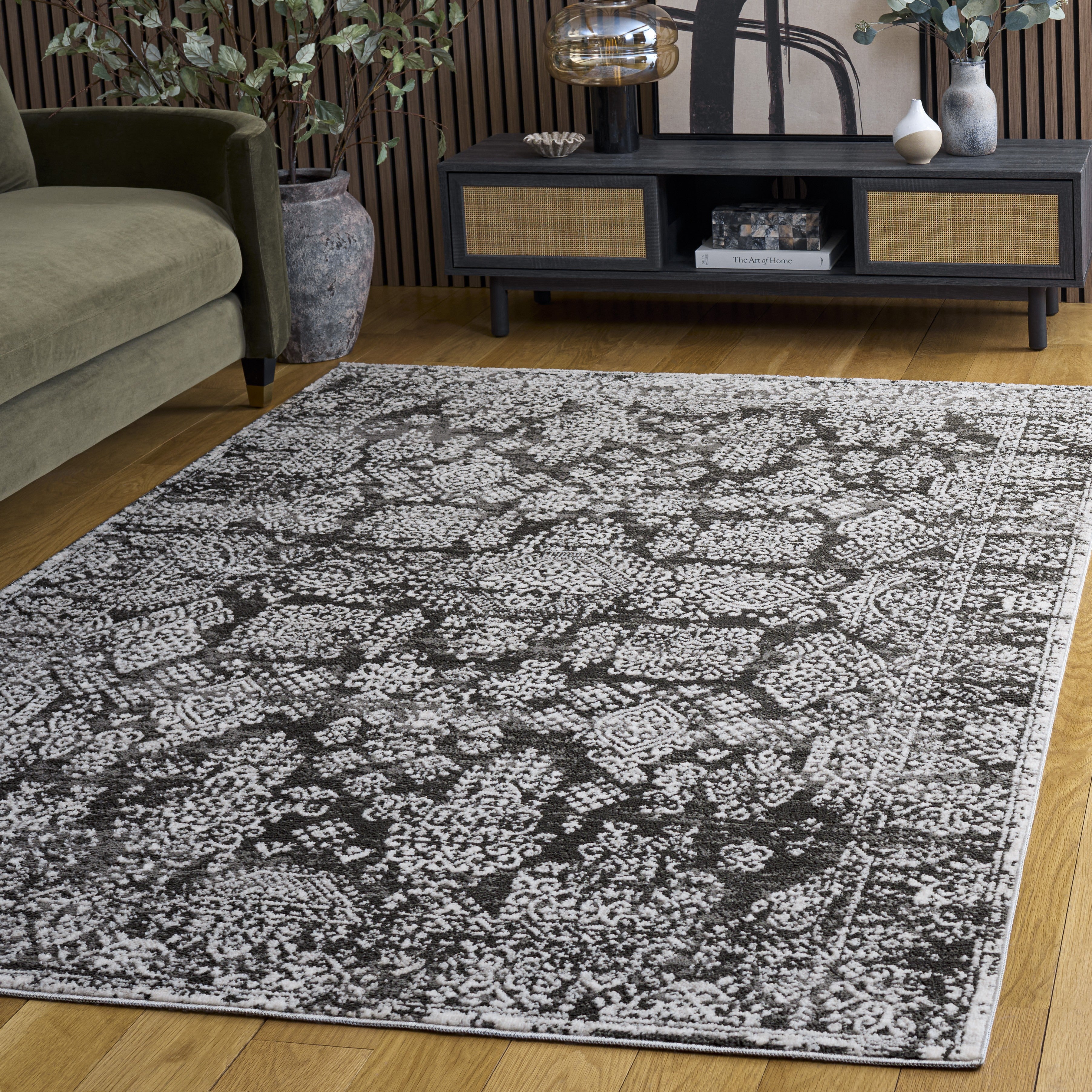 CHAMBER 212 – DARK GREY / IVORY