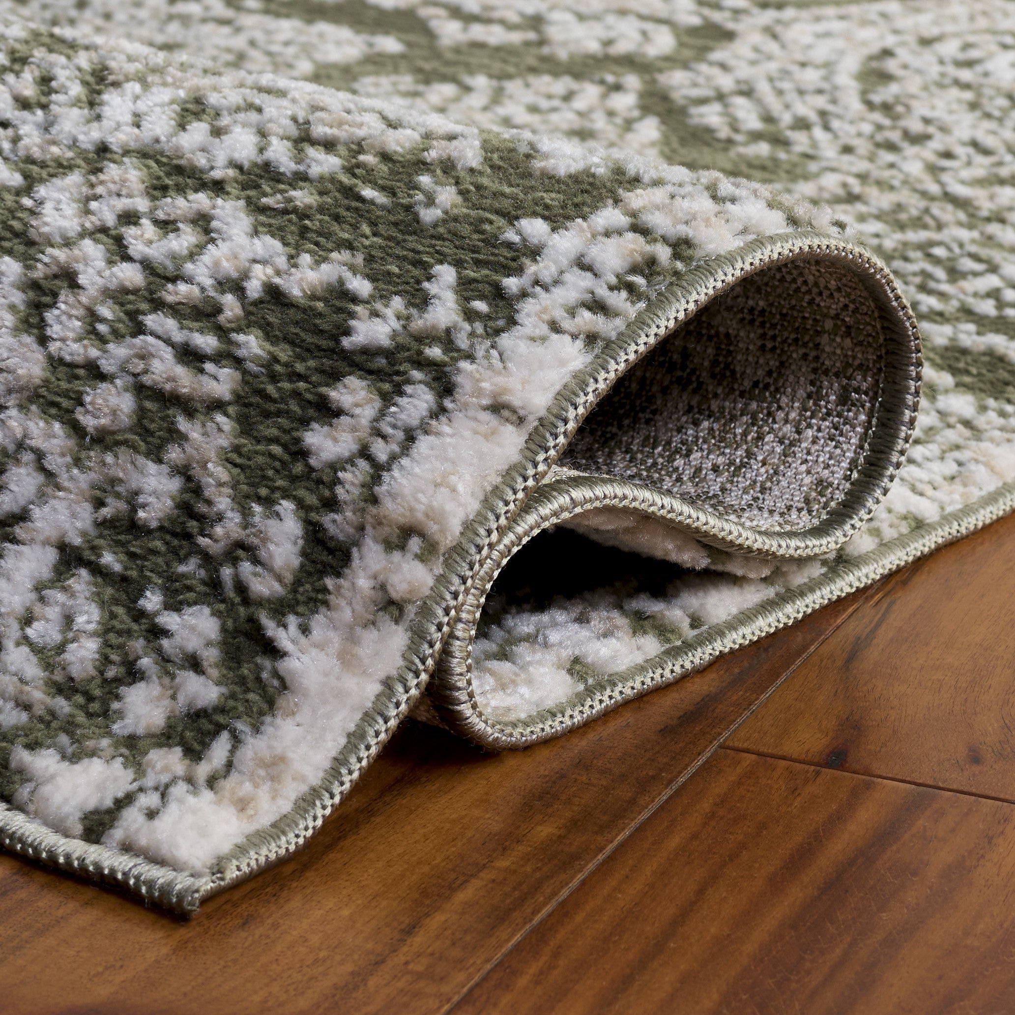 CHAMBER 212 – GREEN / IVORY
