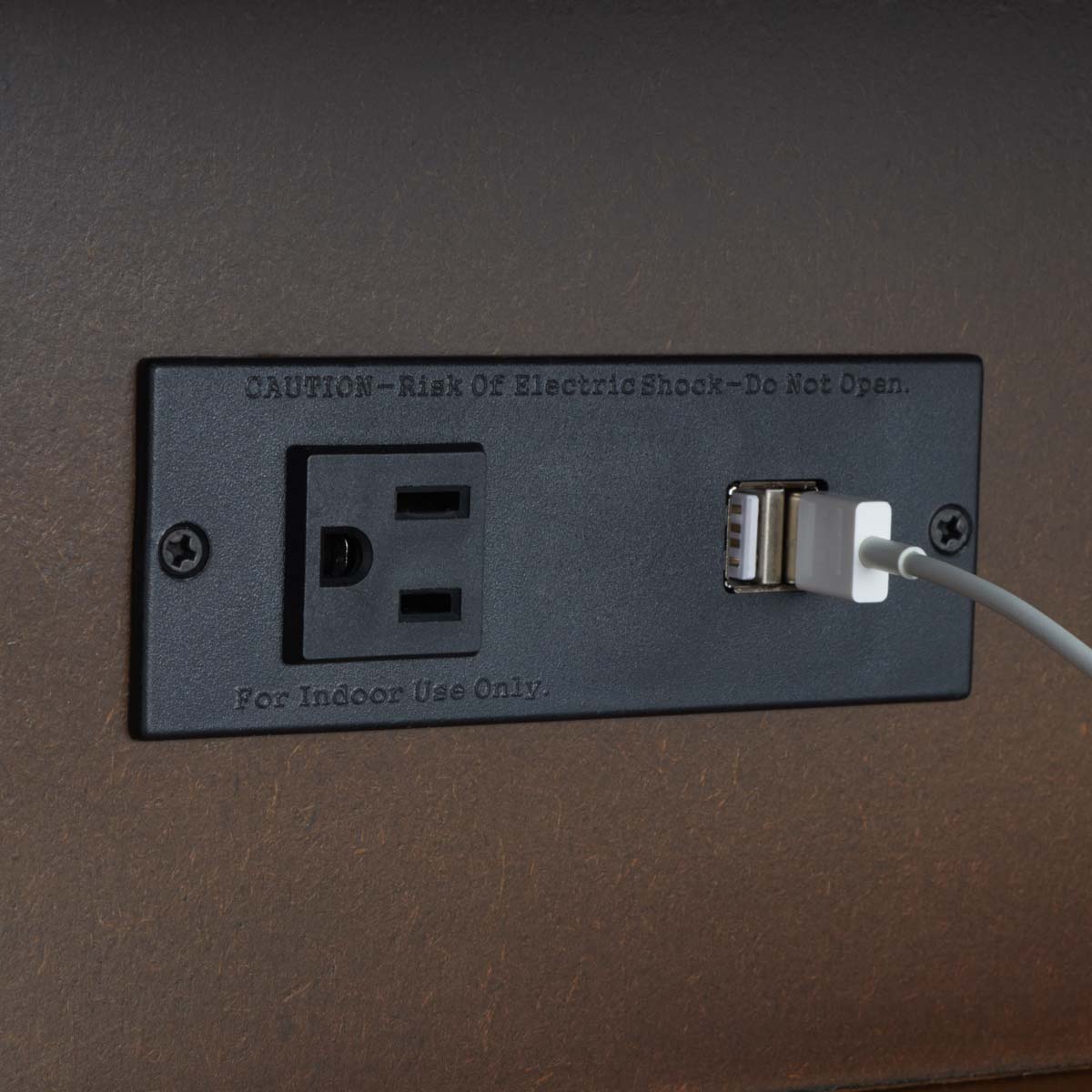 Safavieh Scully 2 Drawer 1 Shelf Chest W/ Usb, CHS6417 - Medium Oak / Gold