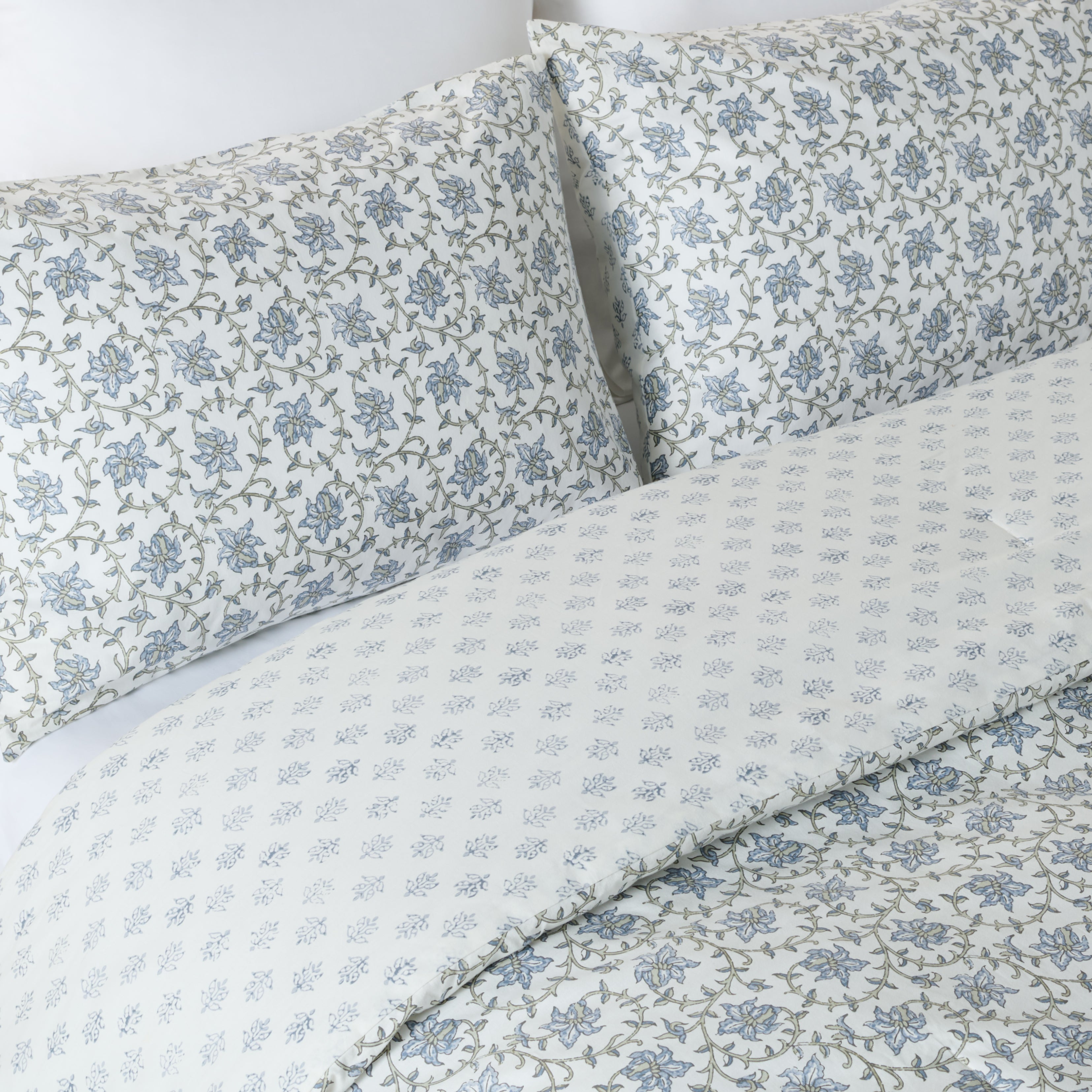 BLUE MIST / SAGE GREEN
