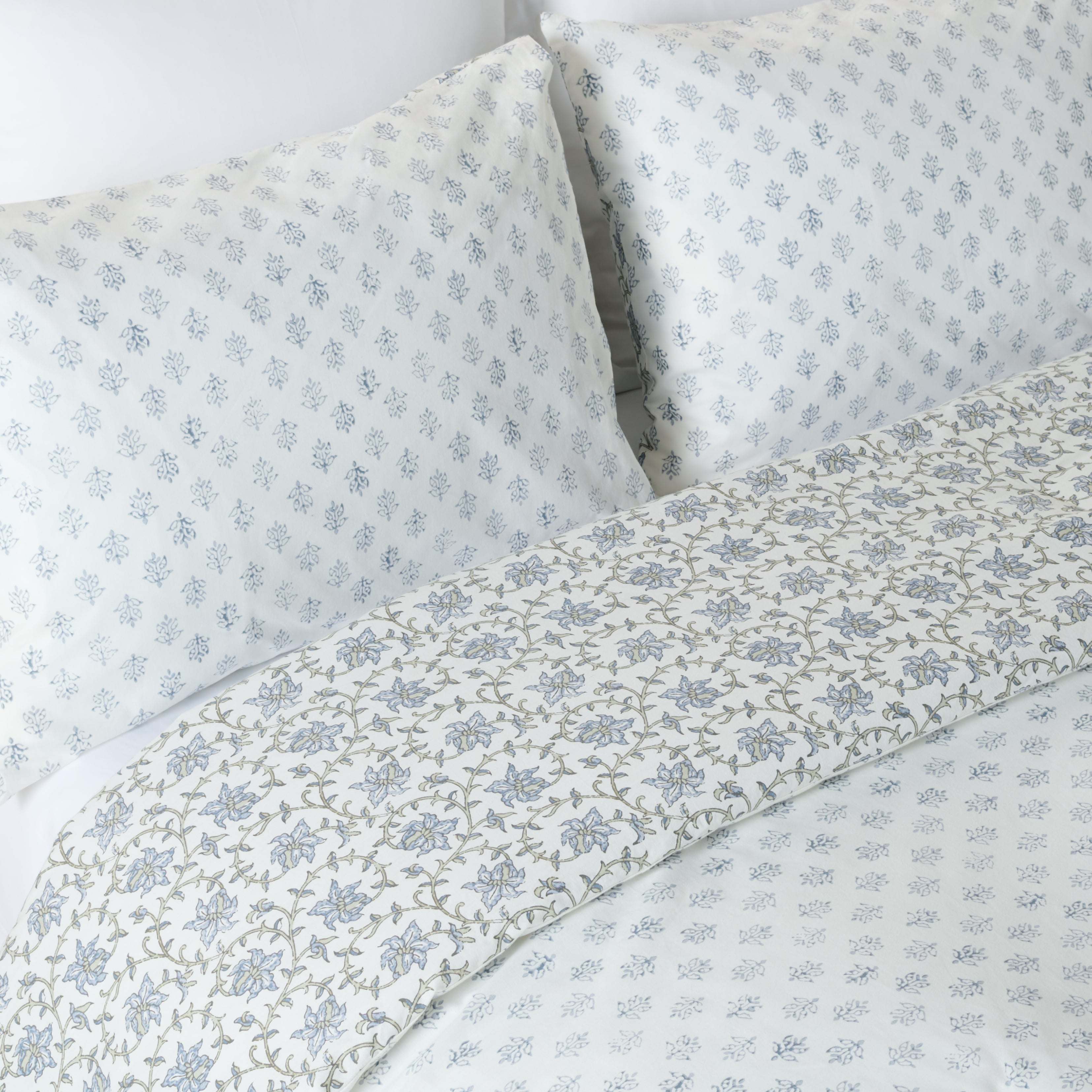BLUE MIST / SAGE GREEN