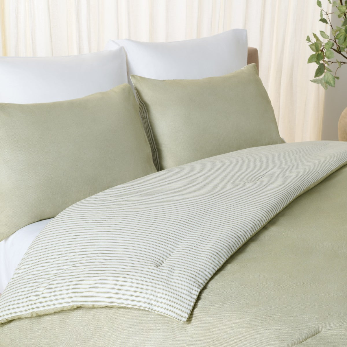 OLIVE / WHITE