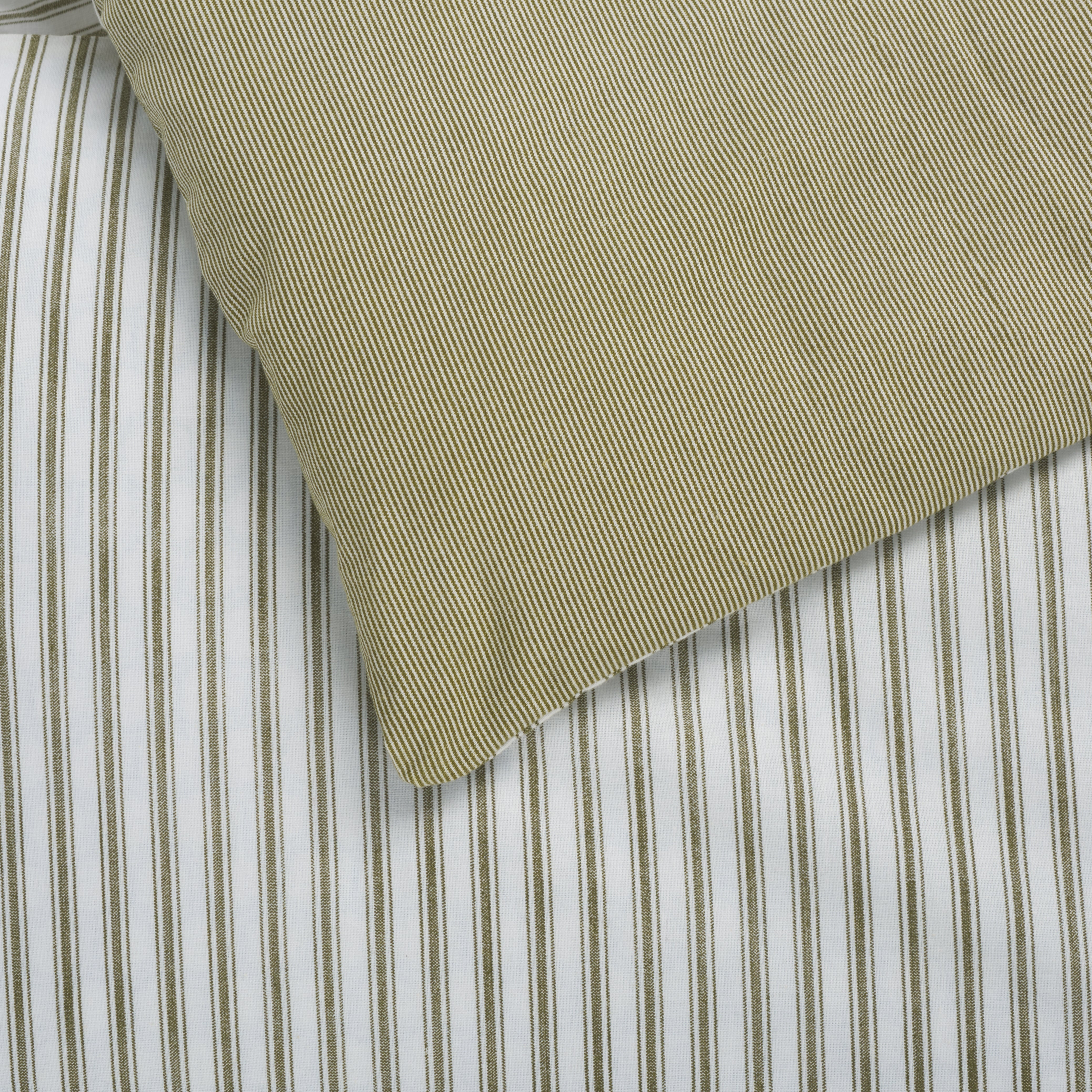 OLIVE / WHITE
