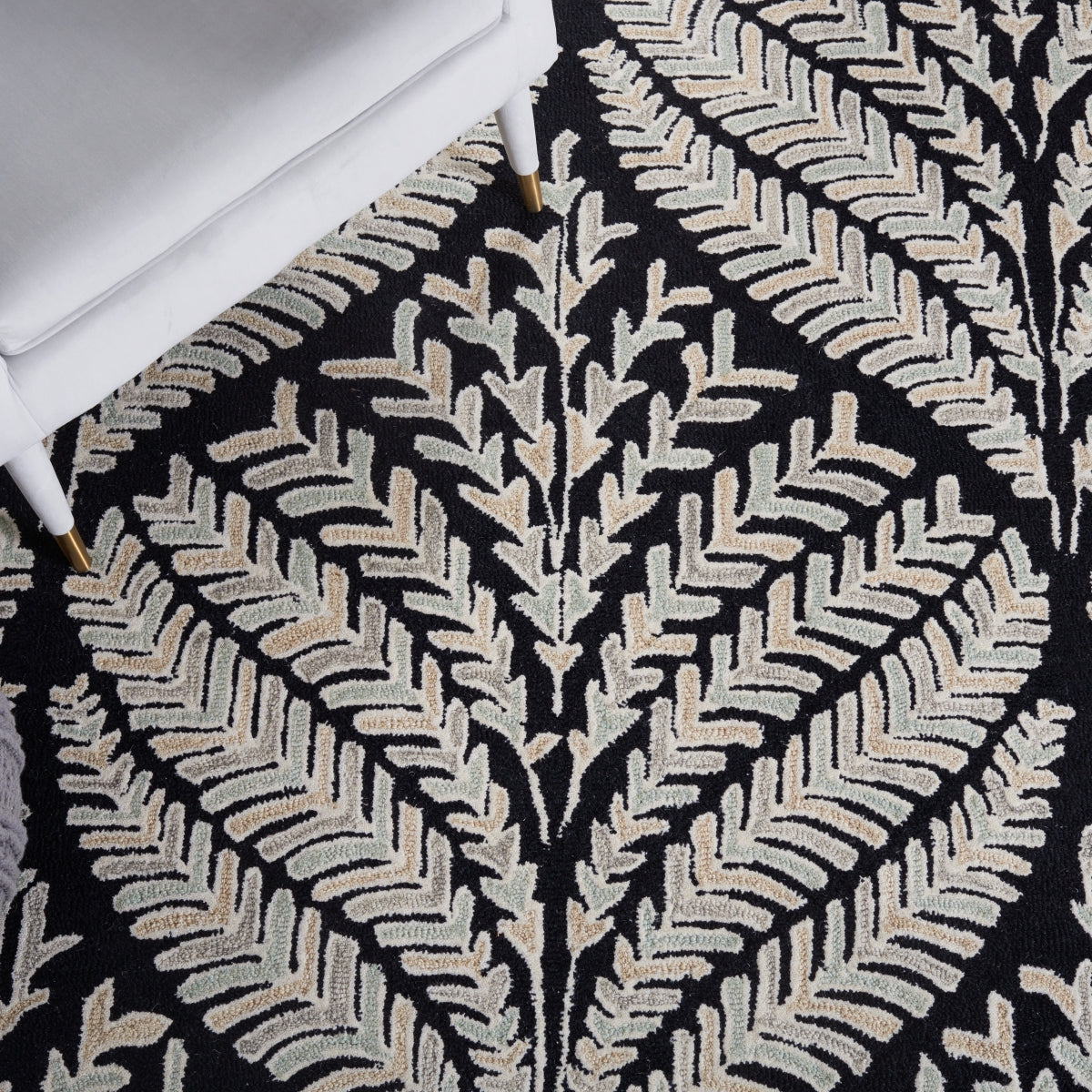 BLACK / IVORY