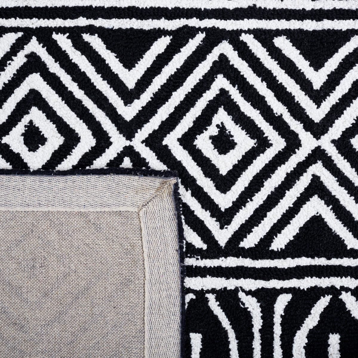 IVORY / BLACK