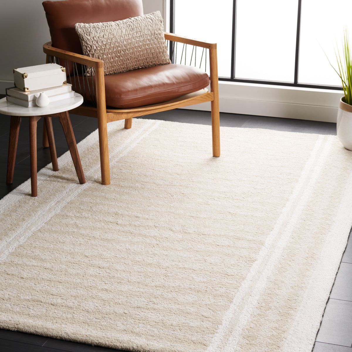 BEIGE / IVORY