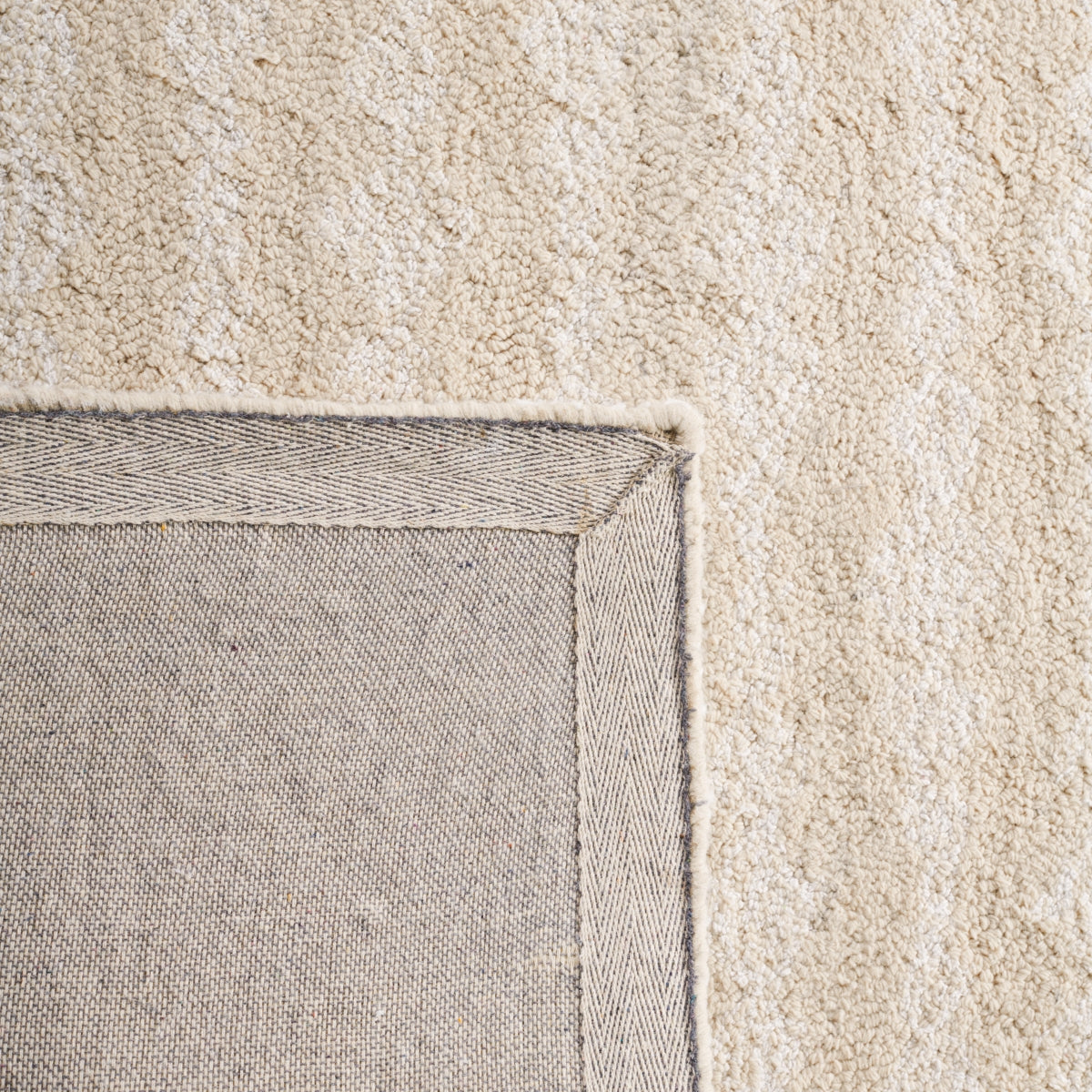 BEIGE / IVORY