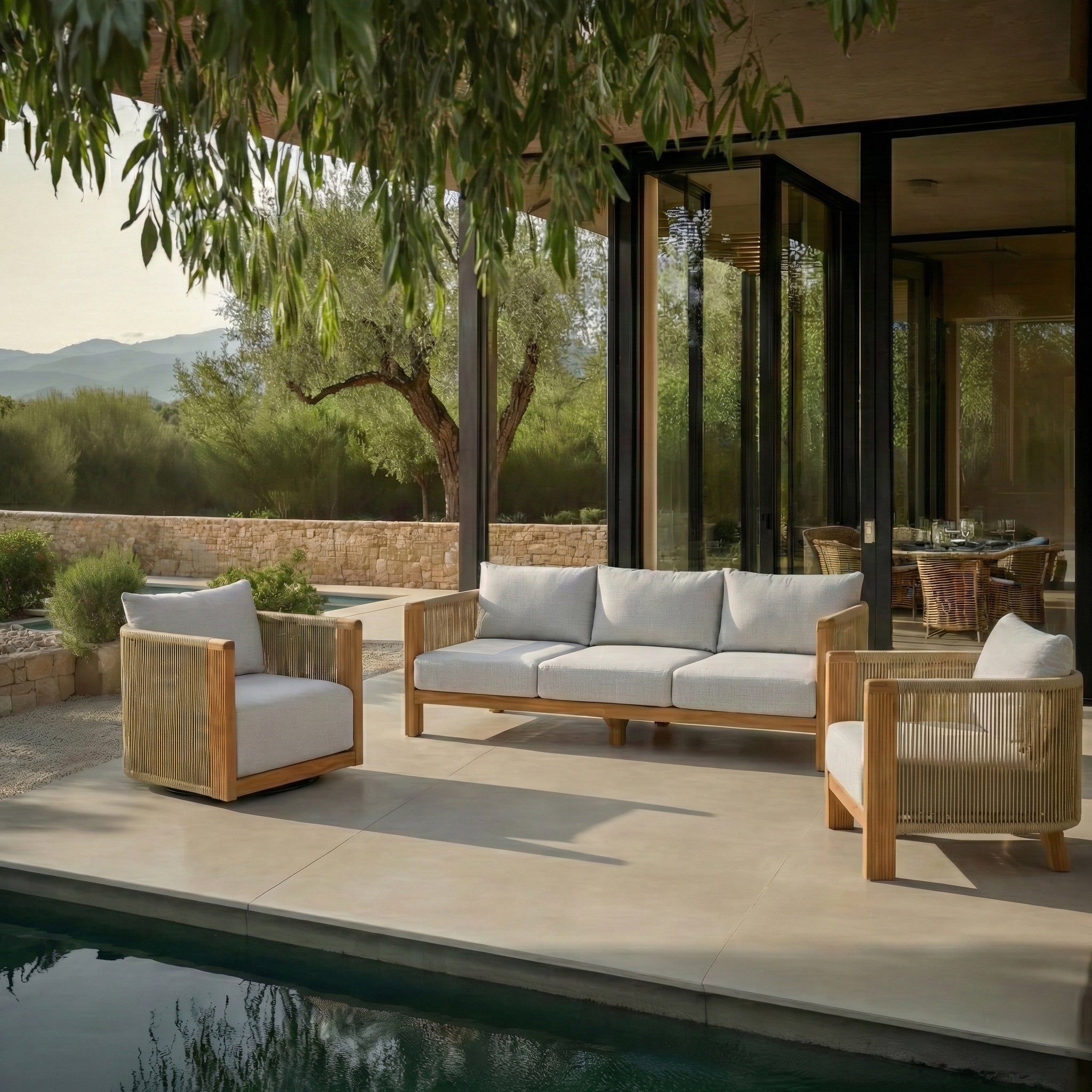 WHITE / NATURAL TEAK