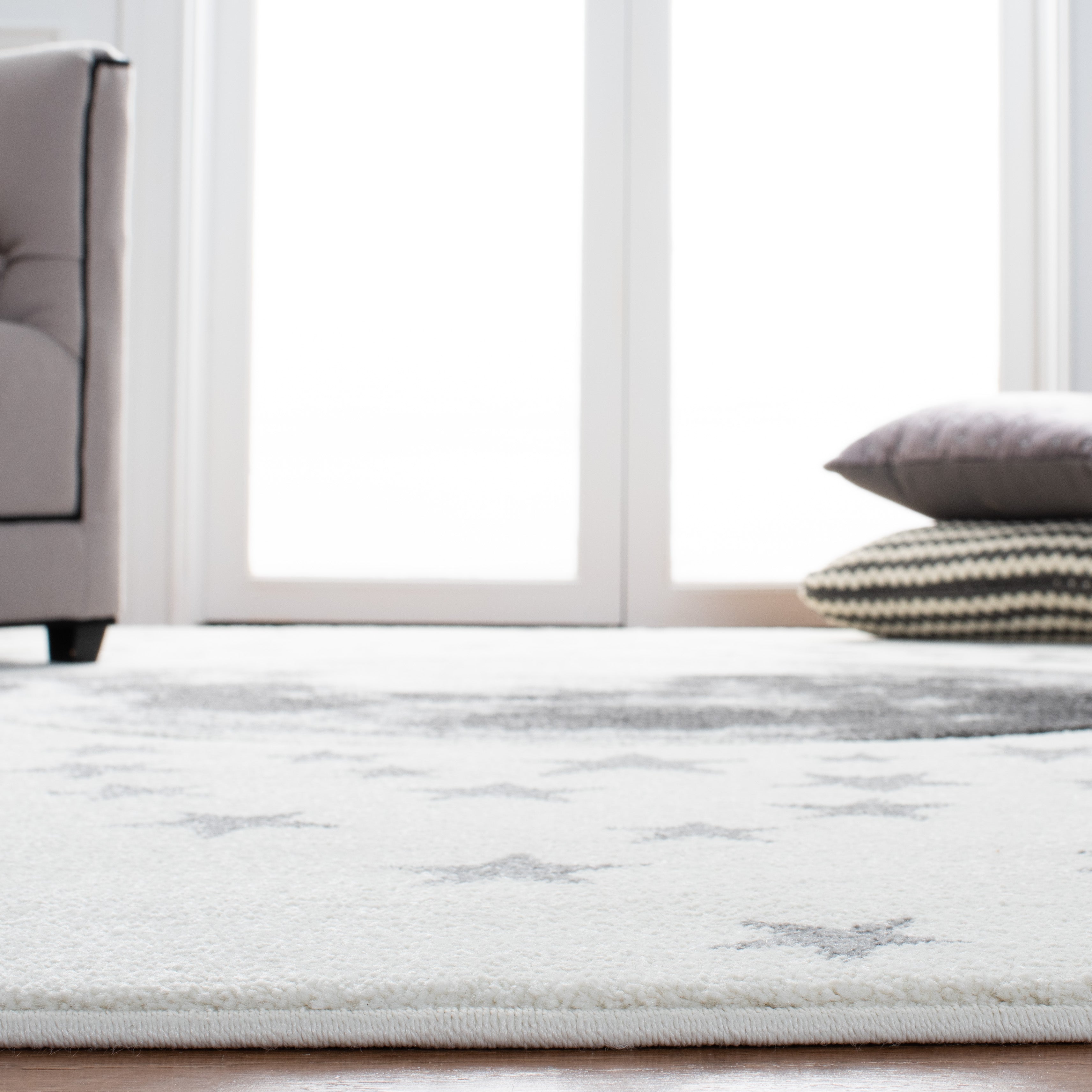 IVORY / GREY