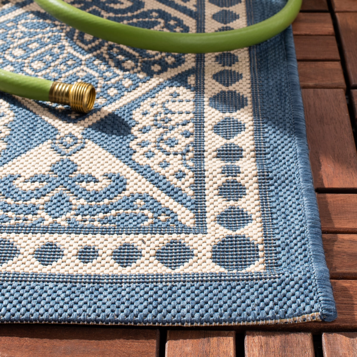 BLUE / IVORY