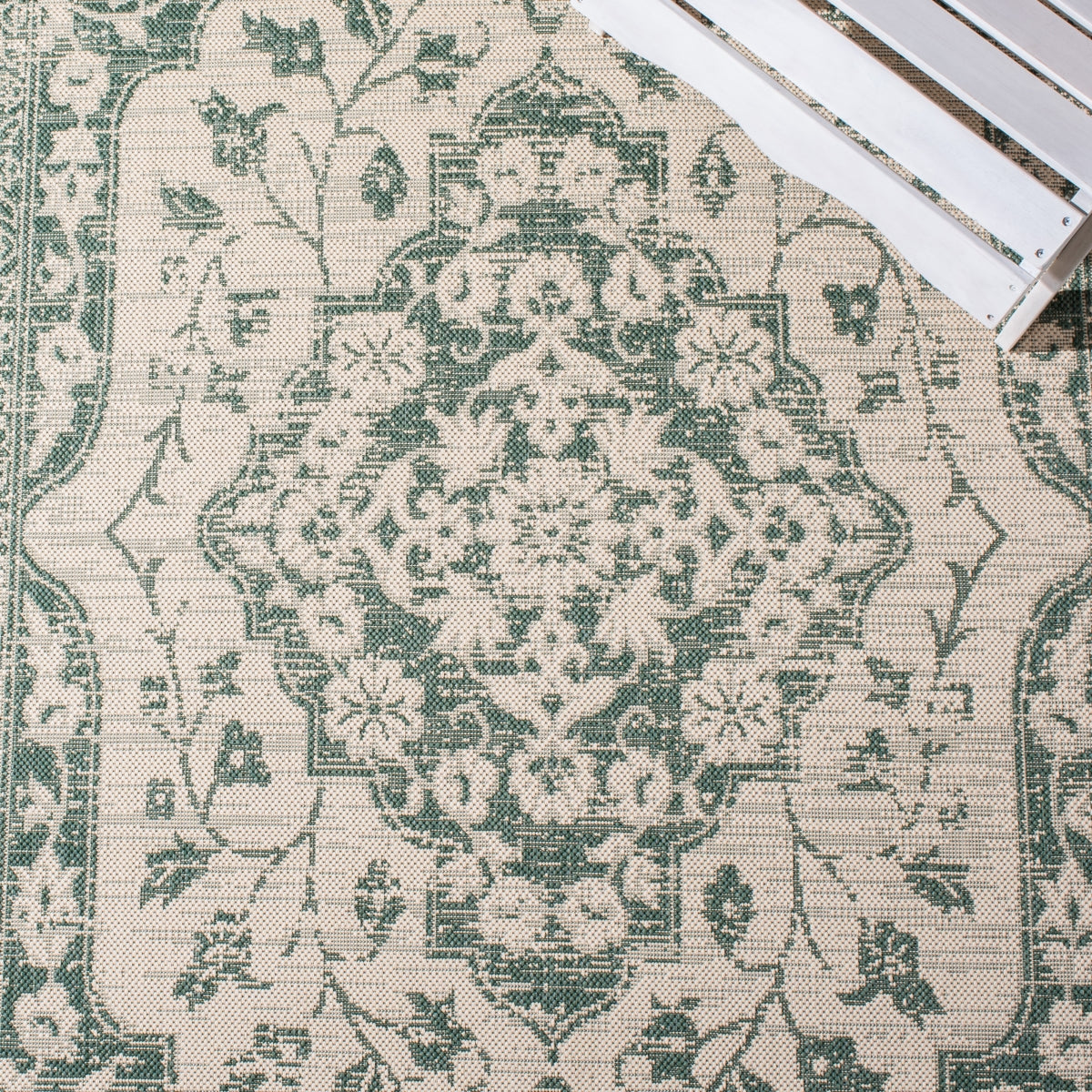 BEIGE / DARK GREEN
