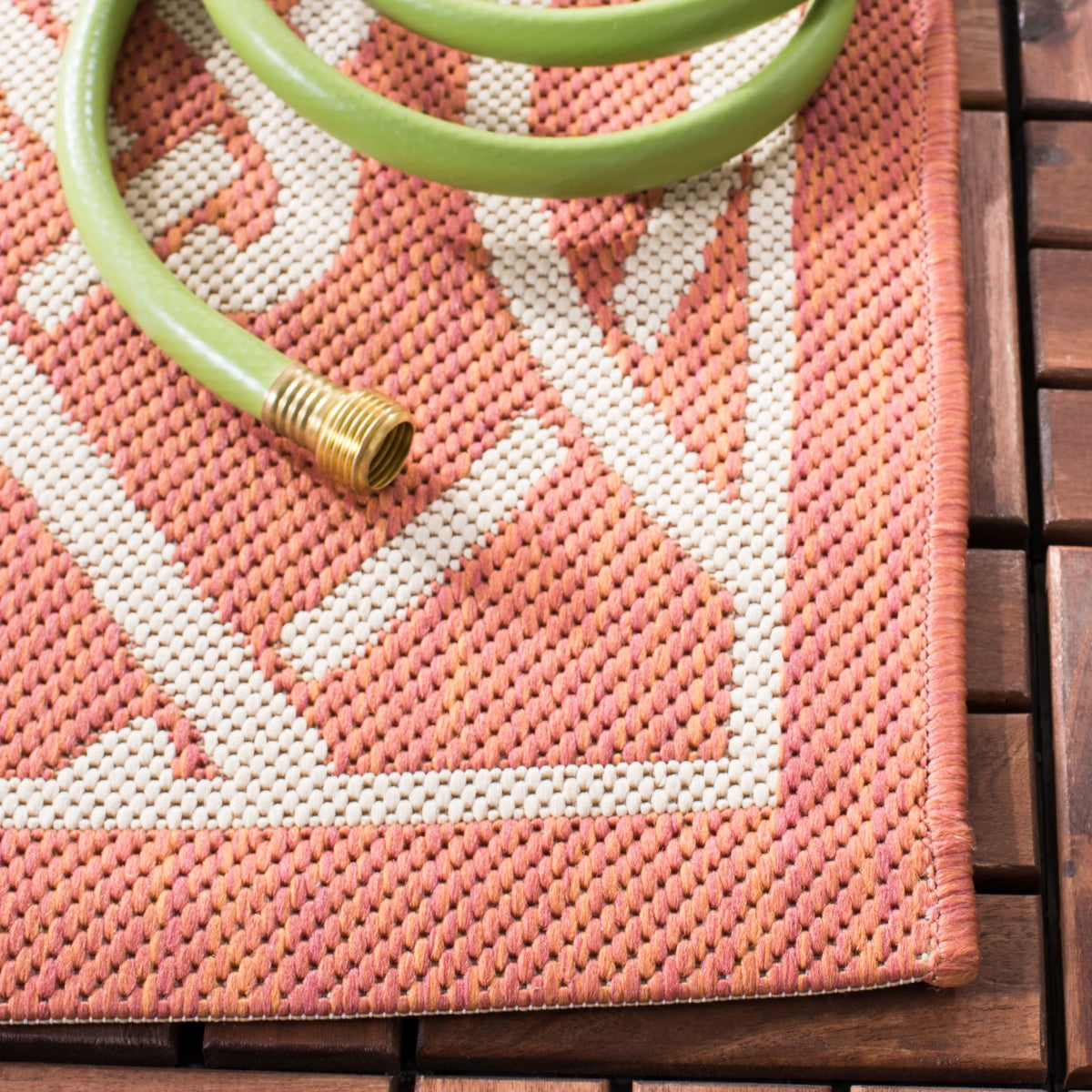 TERRACOTTA / LIGHT BEIGE