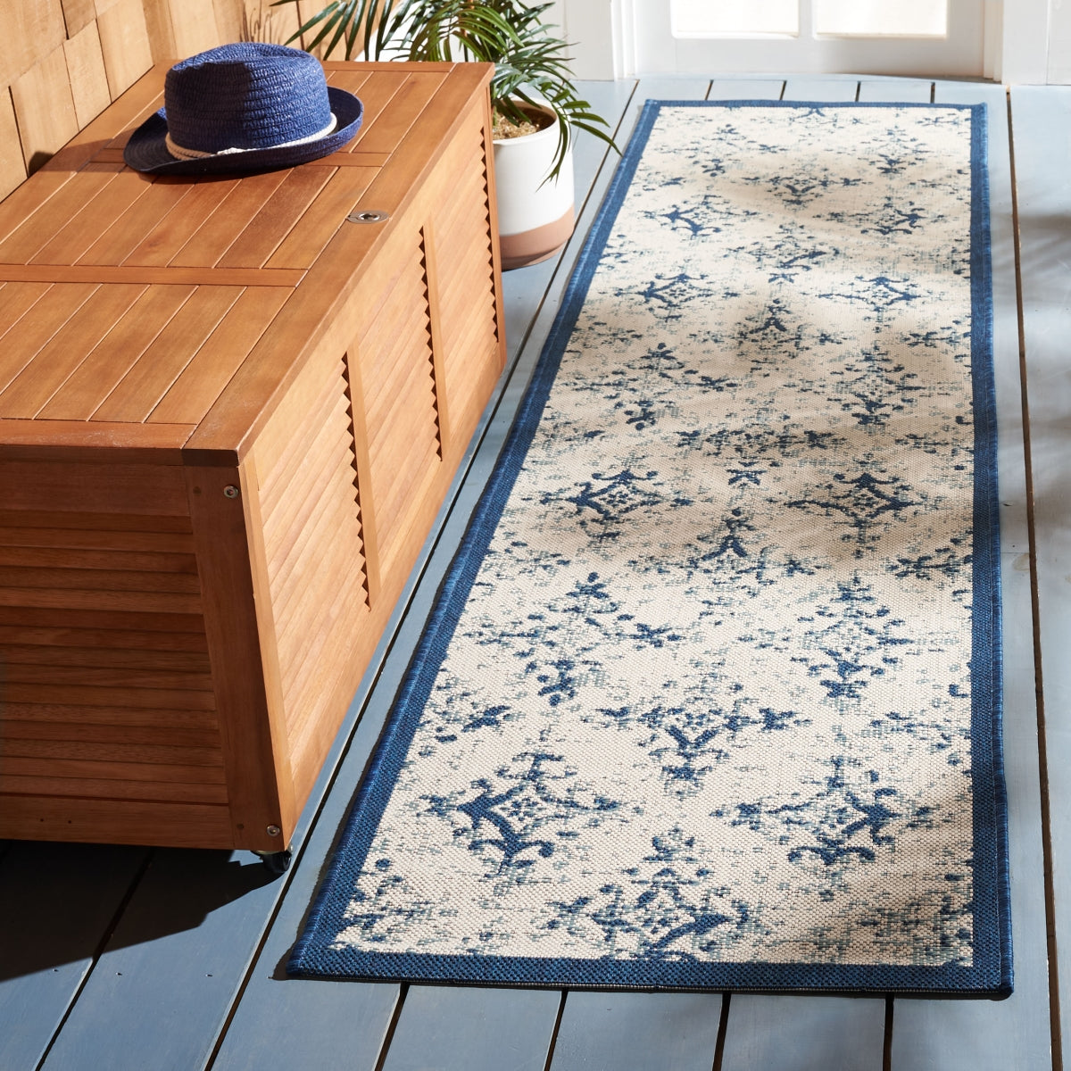 IVORY / NAVY