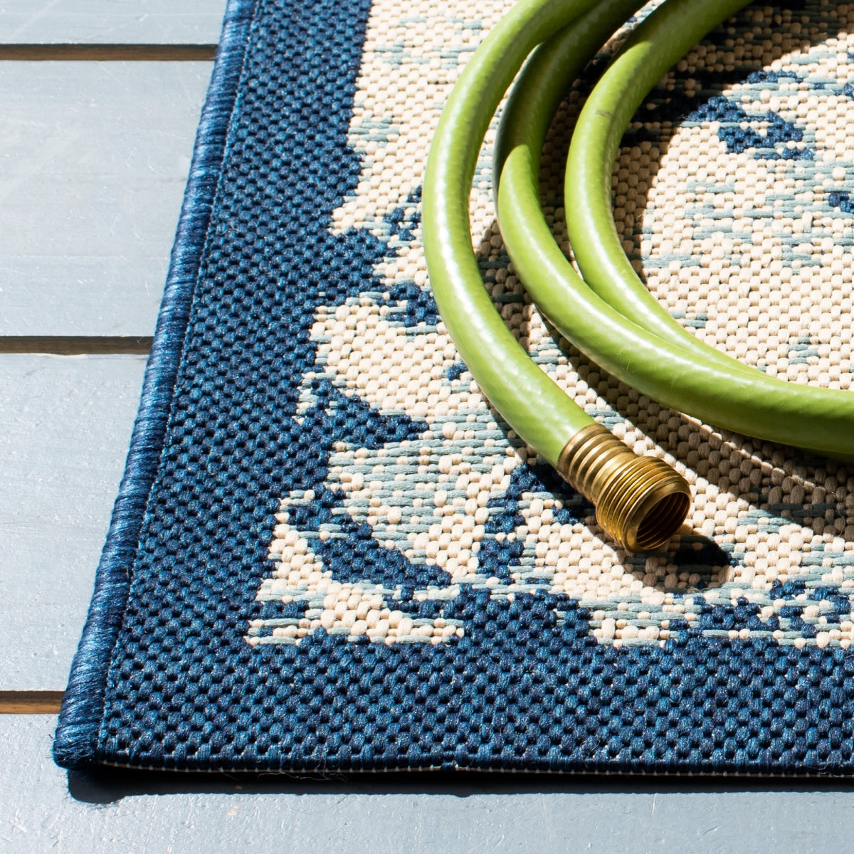 IVORY / NAVY