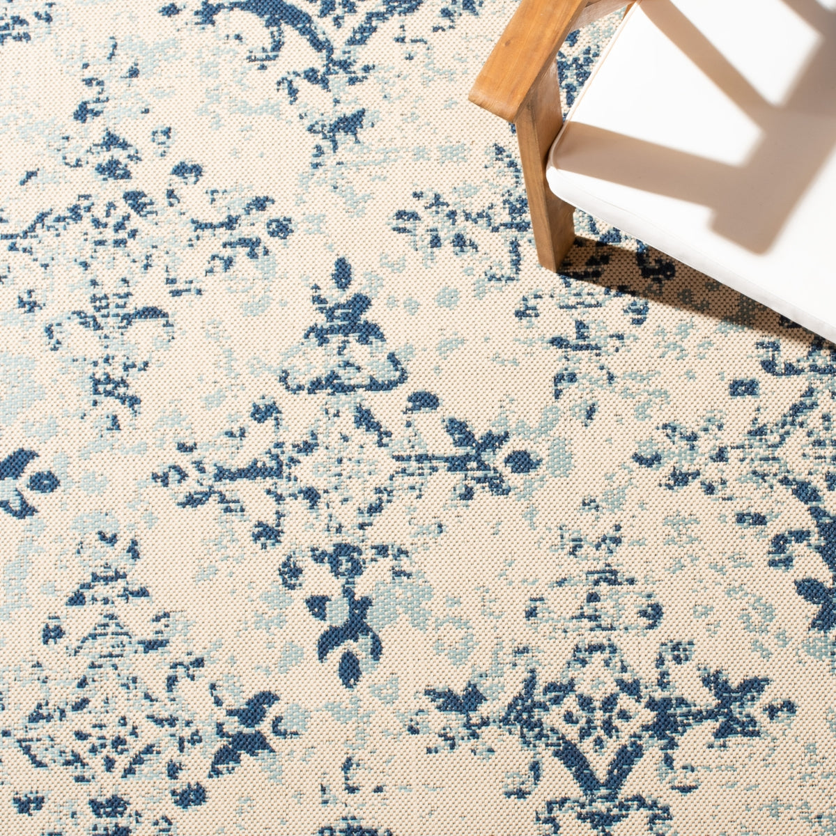 IVORY / NAVY