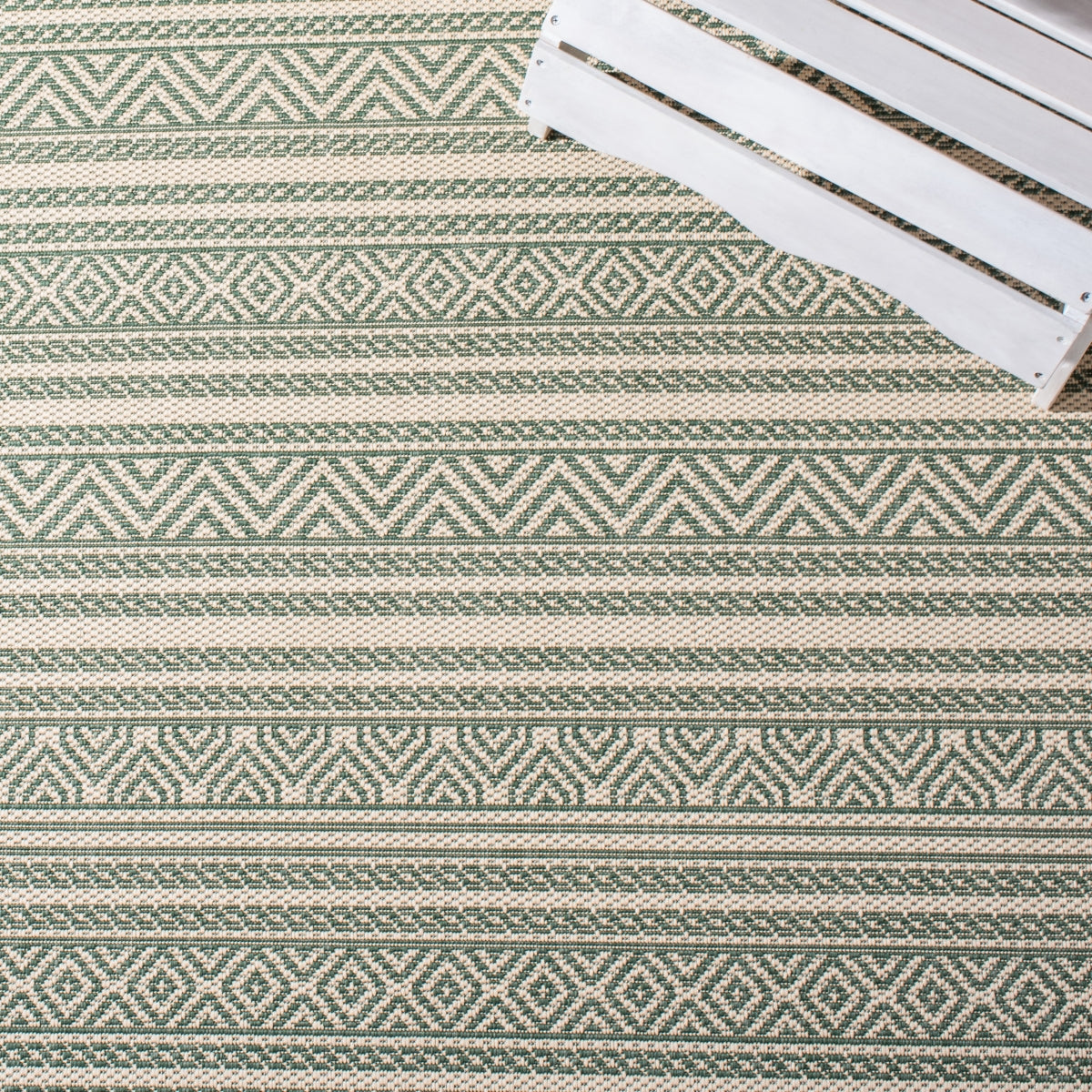BEIGE / DARK GREEN