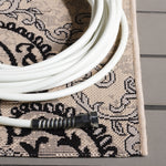 CREME / BLACK