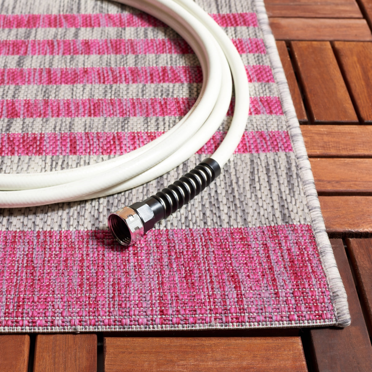 LIGHT GREY / FUCHSIA