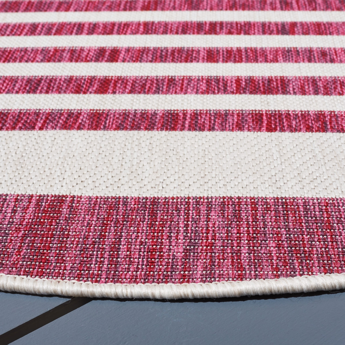 IVORY / RED