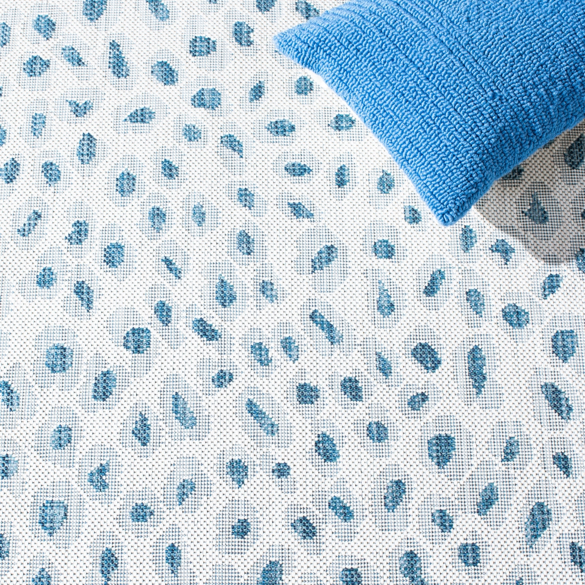 IVORY / BLUE